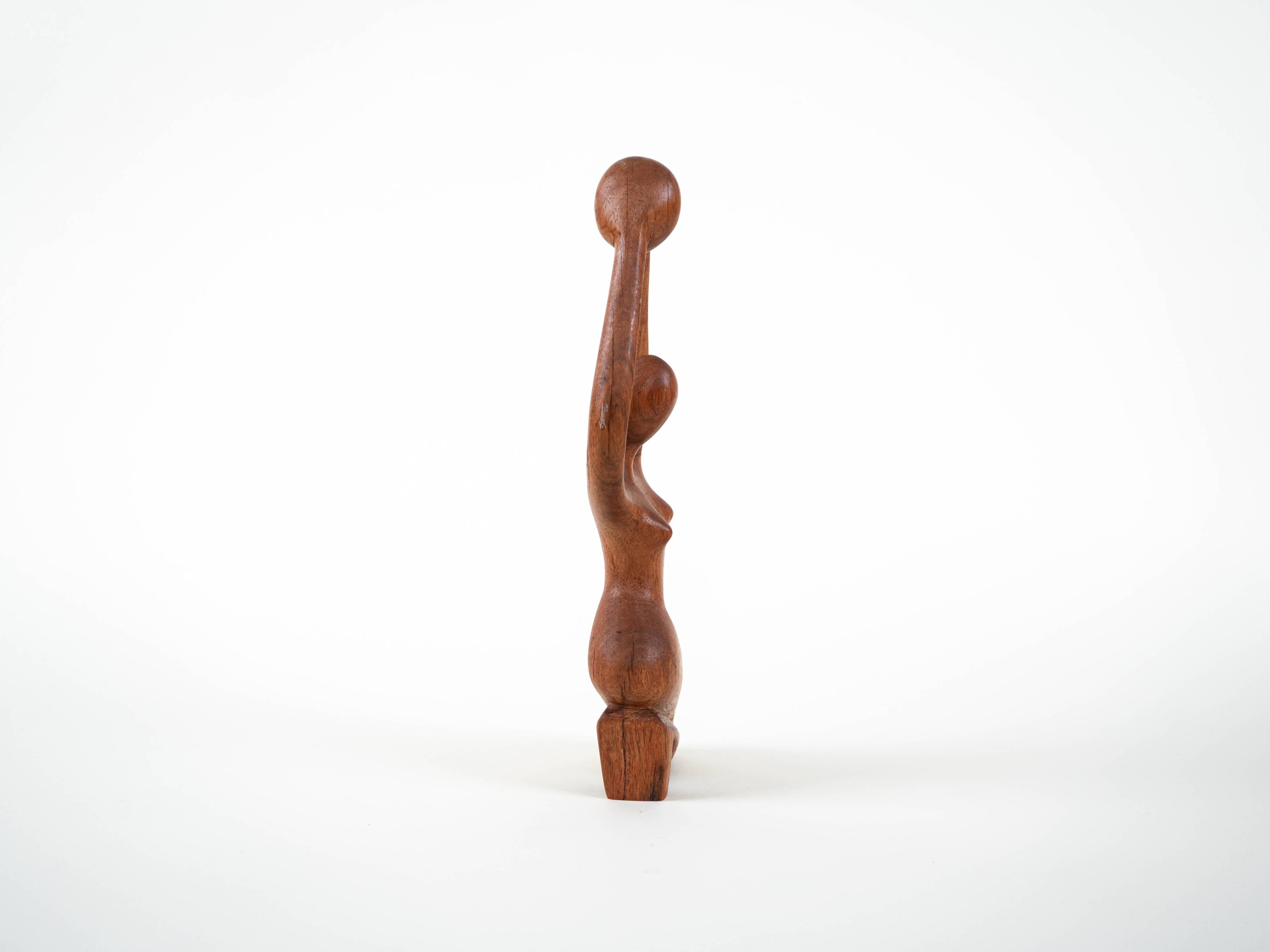Sculpture en teck femme, design danois, années 1970, fabriquée au Danemark