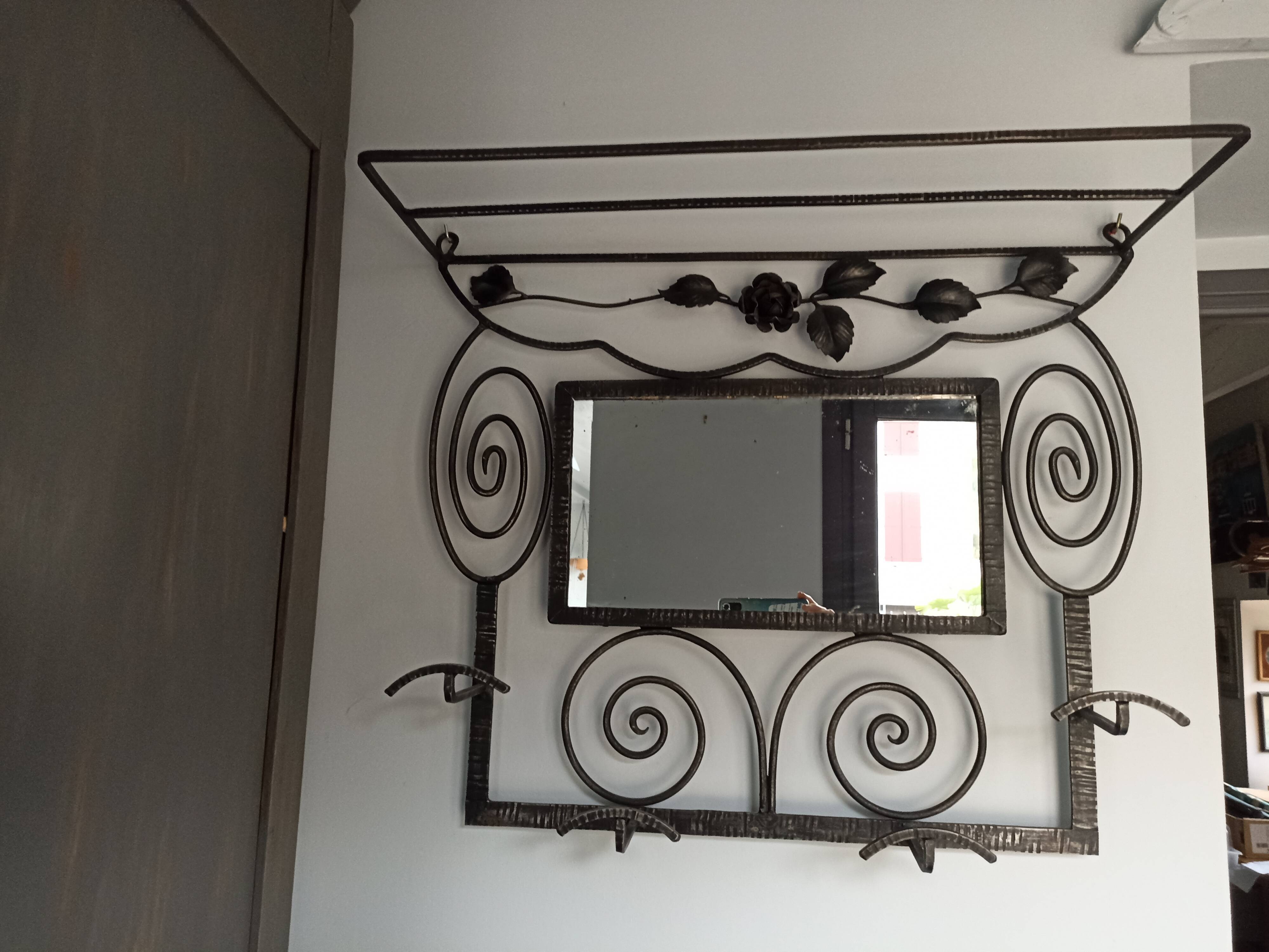 Portemanteau mural en fer art déco