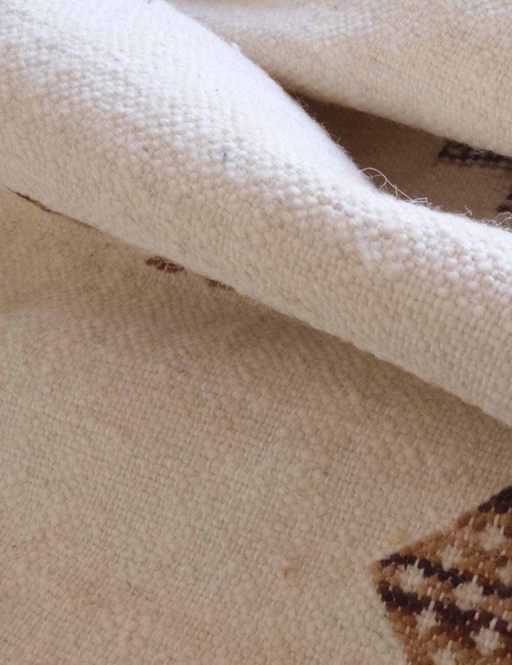 White Kilim Rug with Berber Pattern - 243 x 146 cm