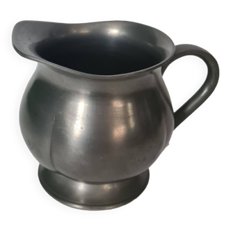 Small tin milk jug