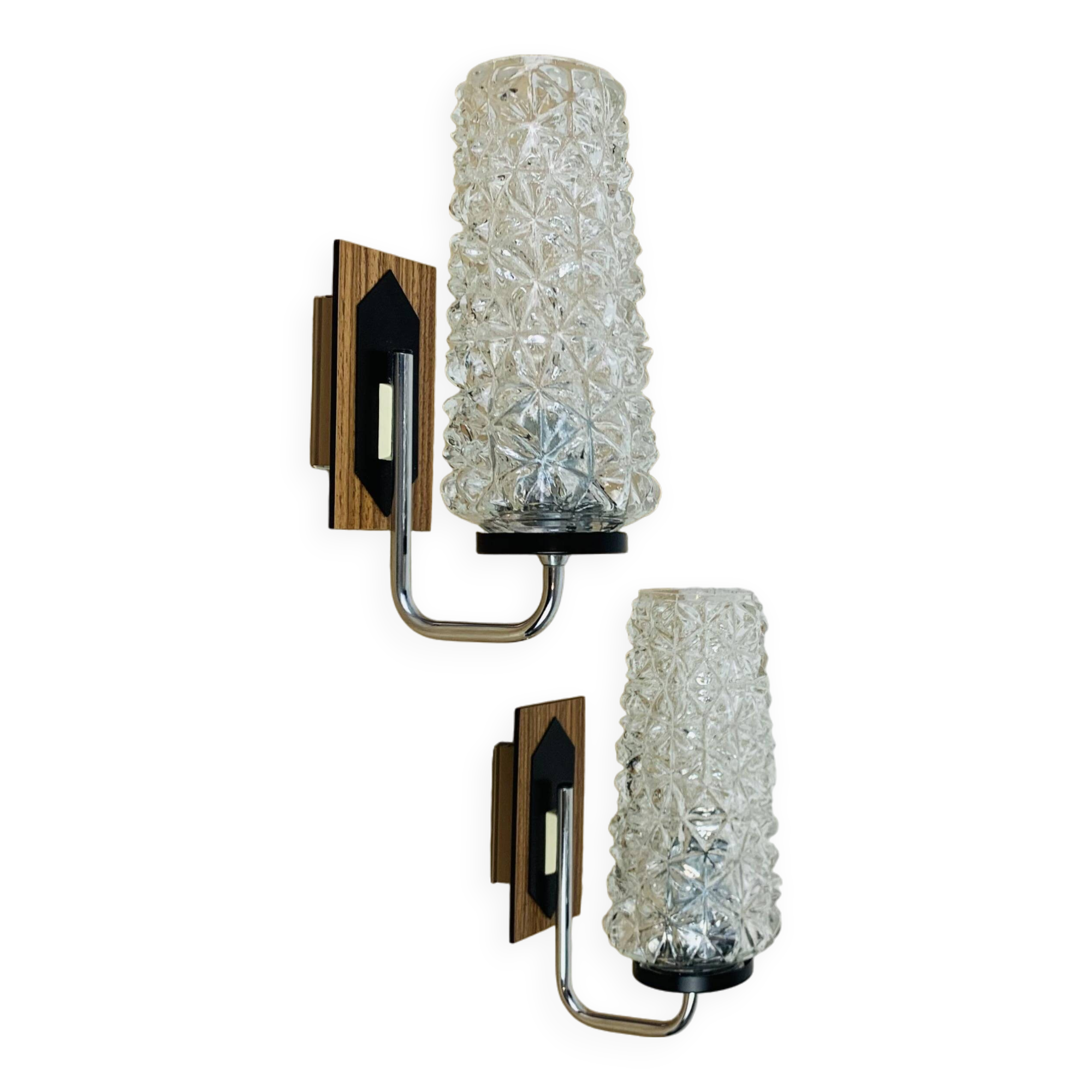 Pair of 1950s wall lights with etched glass tulips.