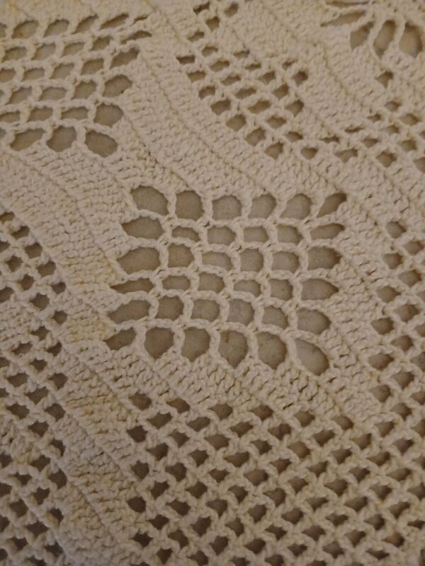 2 dessus de lit anciens en crochet