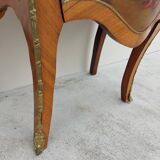 Louis XV curved chest of drawers in Martin varnished marquetry