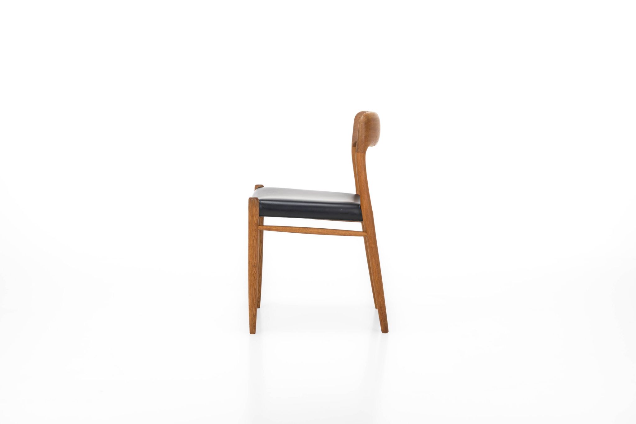 Set of 6 dining chairs by Niels O. Møller, Model 75