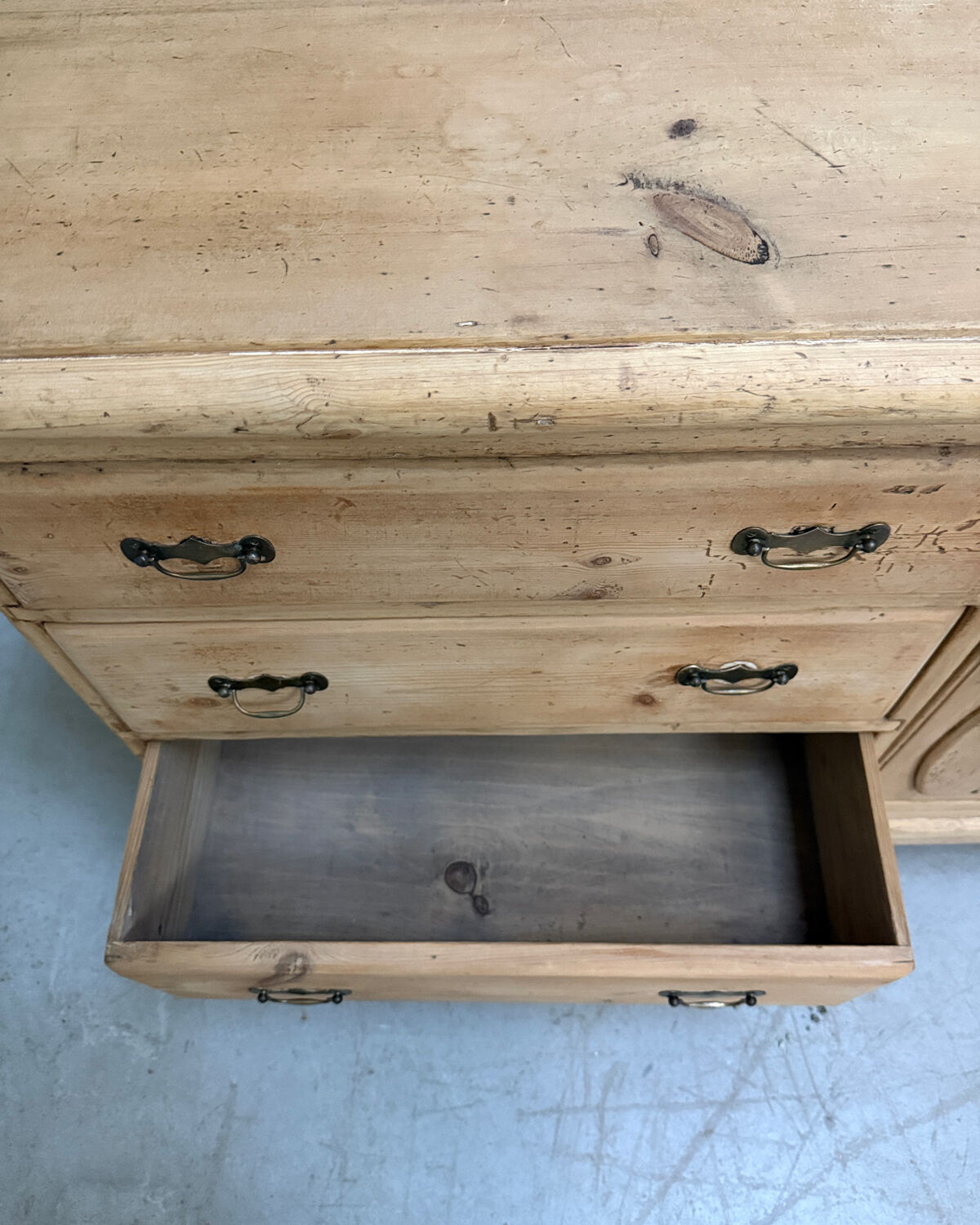 Large English chest of drawers (renovated)