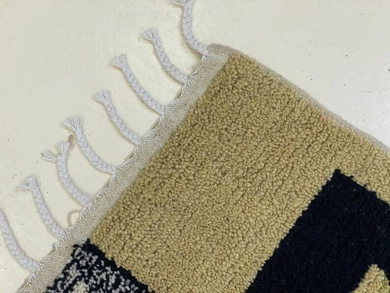 Moroccan Berber rug, decorated, 250cm x 150cm