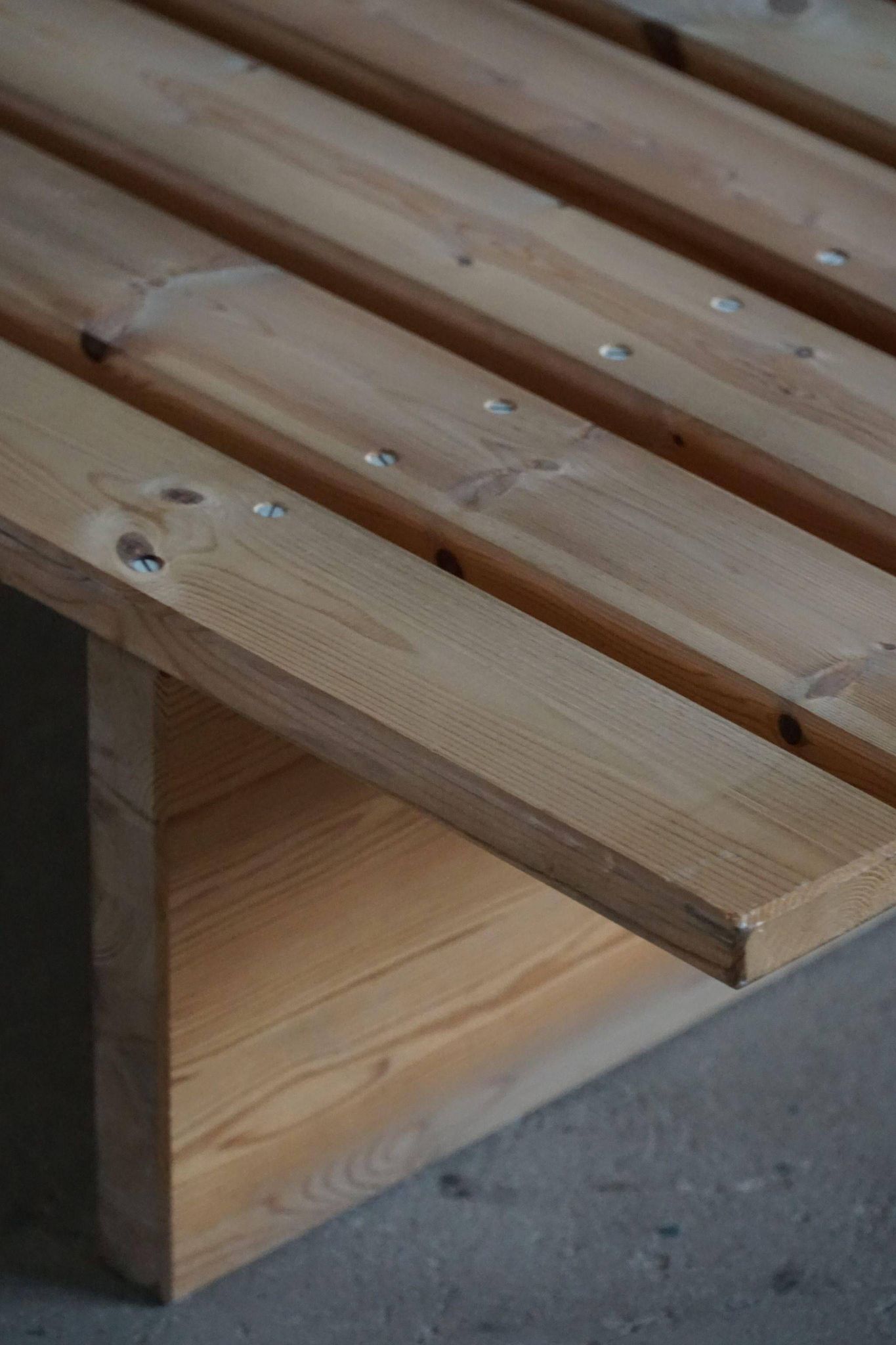 Modern Danish daybed, reupholstered, made of pine, by Nyt i Bo, 1970s.