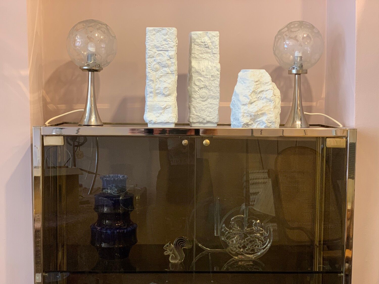 Vitrine Renato Zevi italienne en verre fumé et laiton
