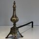 Paire de chenets en bronze ciselé et fer forgé de style Louis XVI