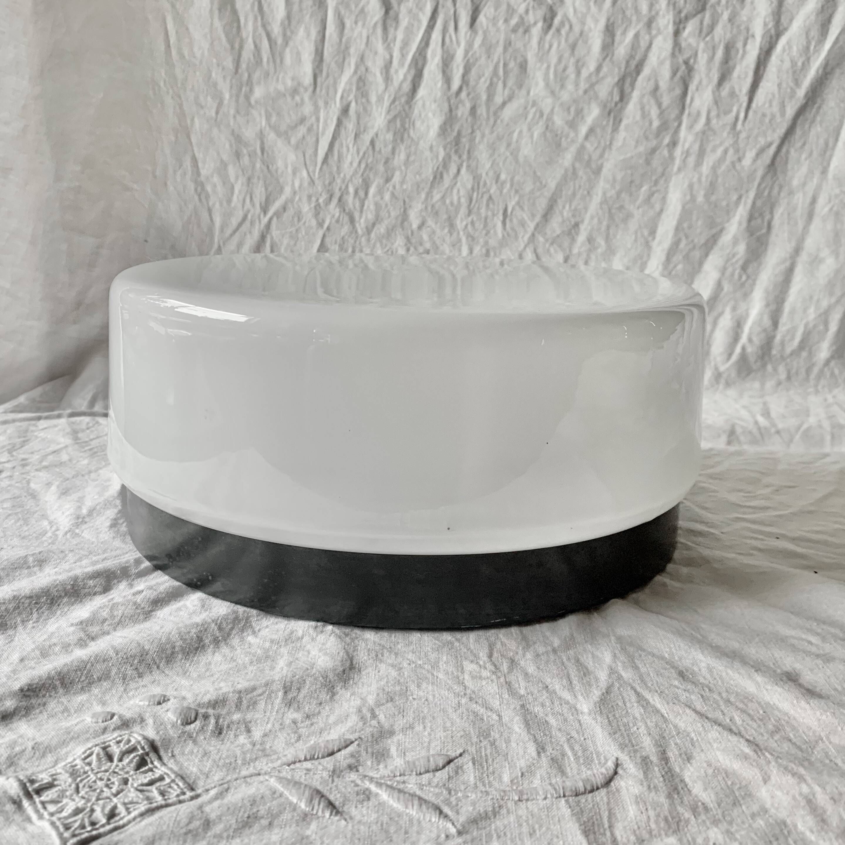 Vintage round ceiling light in white opaline and Bakelite