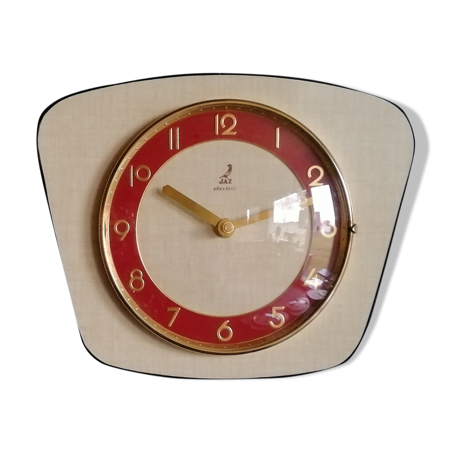 Clock formica vintage wall clock silent trapeze "Jaz yellow red"