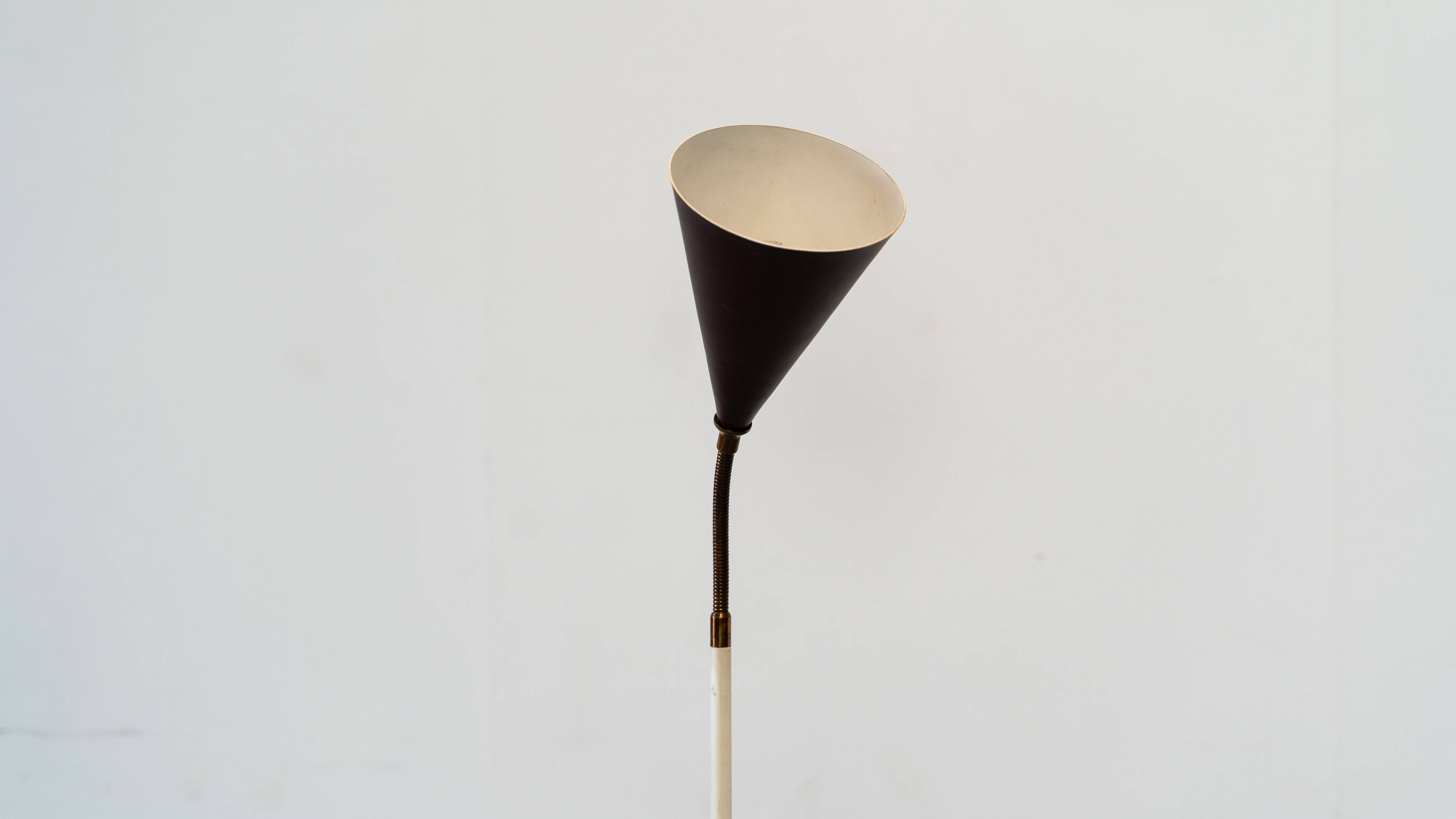 Lampe sur pied italienne avec base en marbre par Stillux