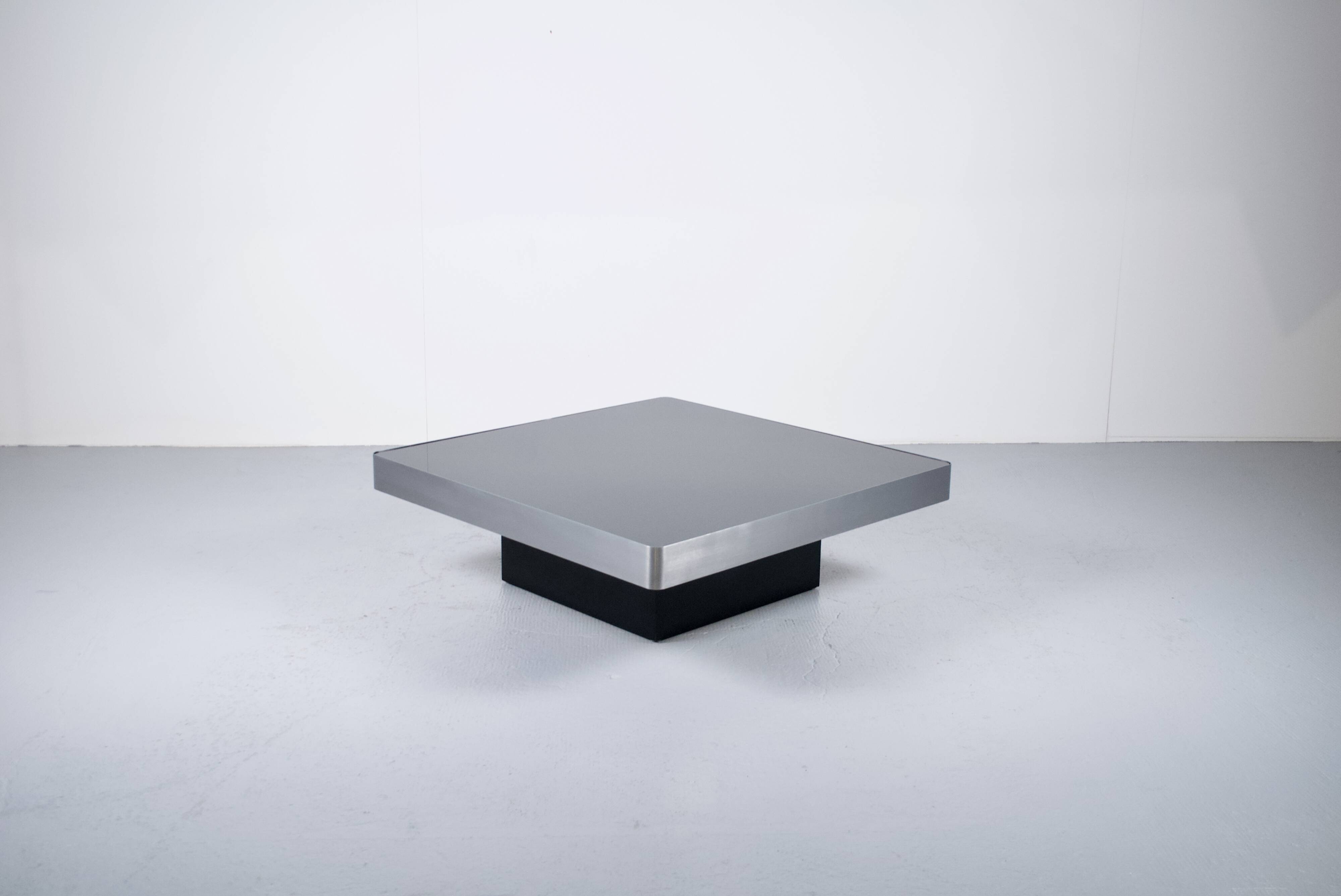 Mongoose coffee table by François Monnet, Kappa publisher, 1970s.