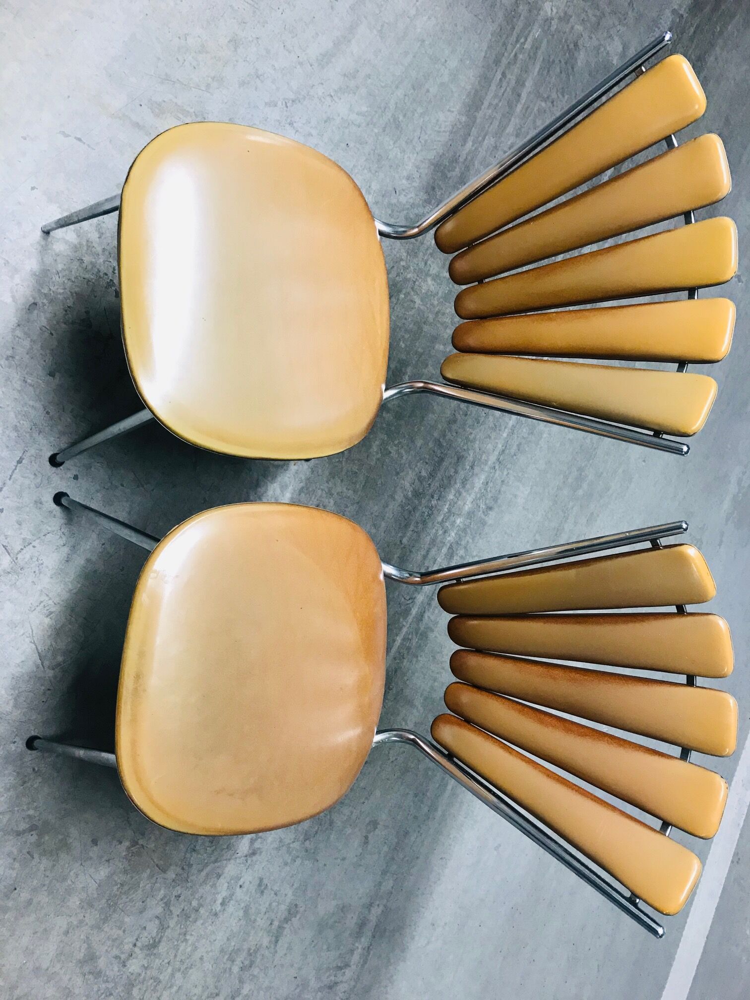 Pair of chairs petals