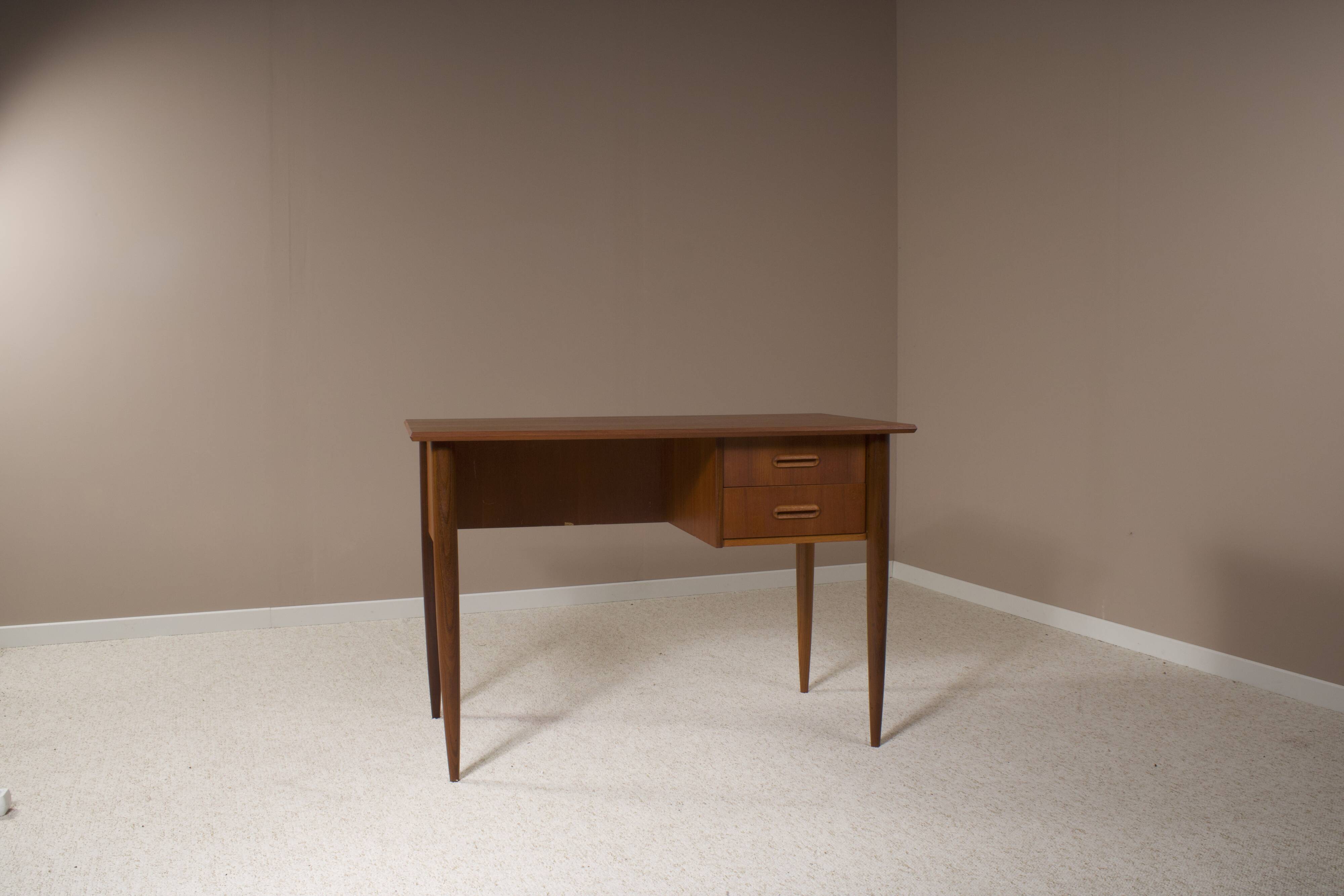 Scandinavian teak desk, 2 drawers