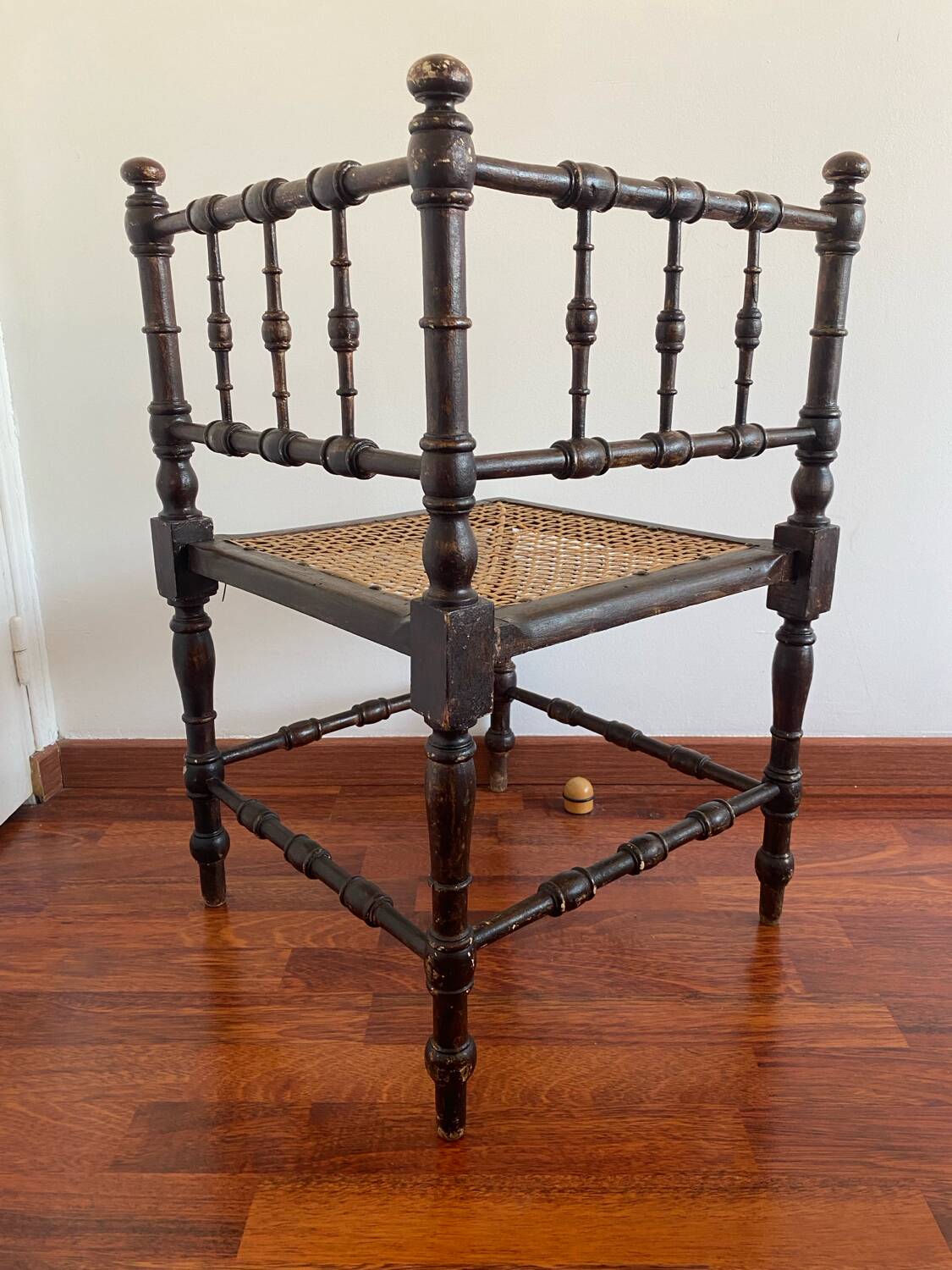 Chaise d’angle bois et rotin