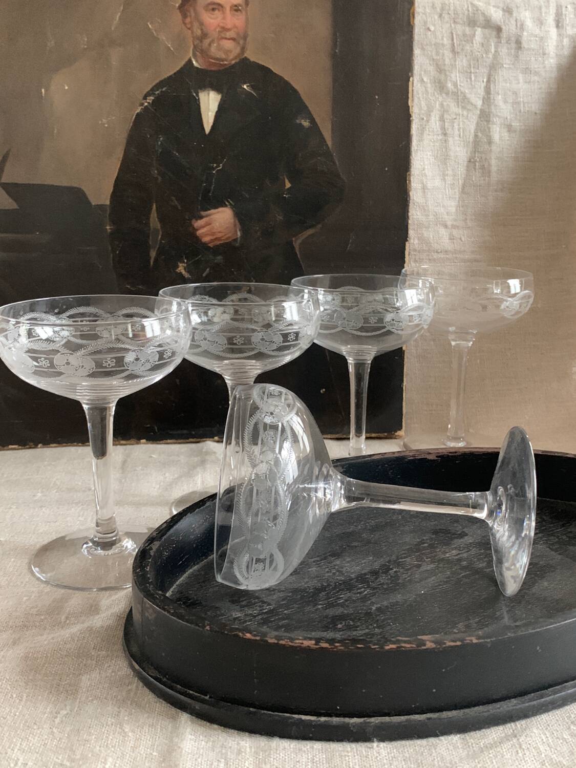 5 coupes à champagne en cristal gravé