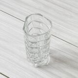 Vase en verre épais.