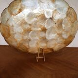Oval cup in mother-of-pearl