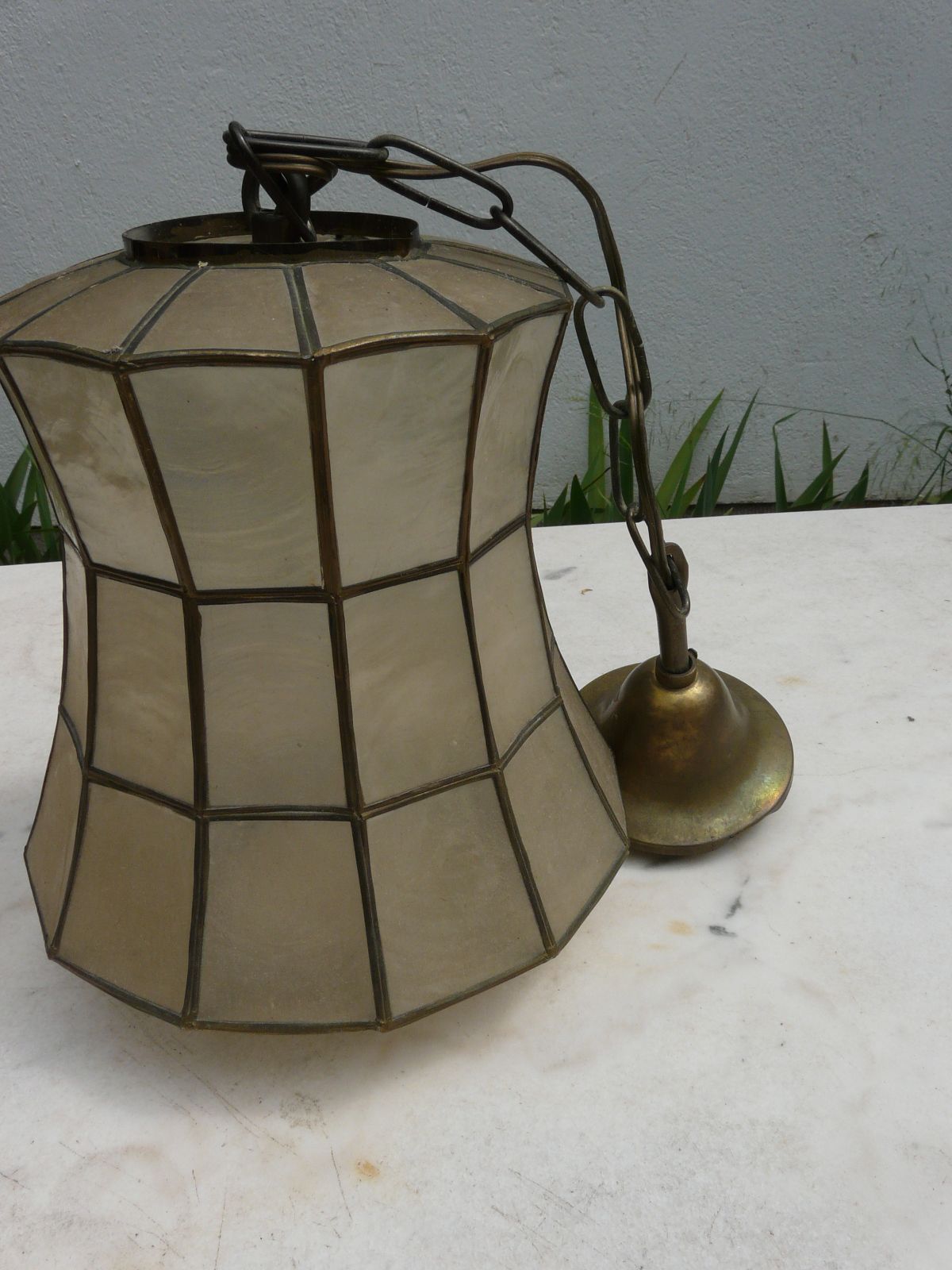 chandelier ceiling suspension in mother-of-pearl and vintage brass