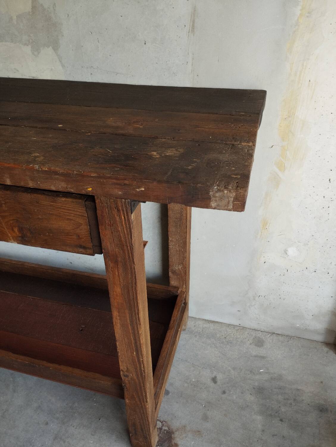 Old workbench with 2 large drawers