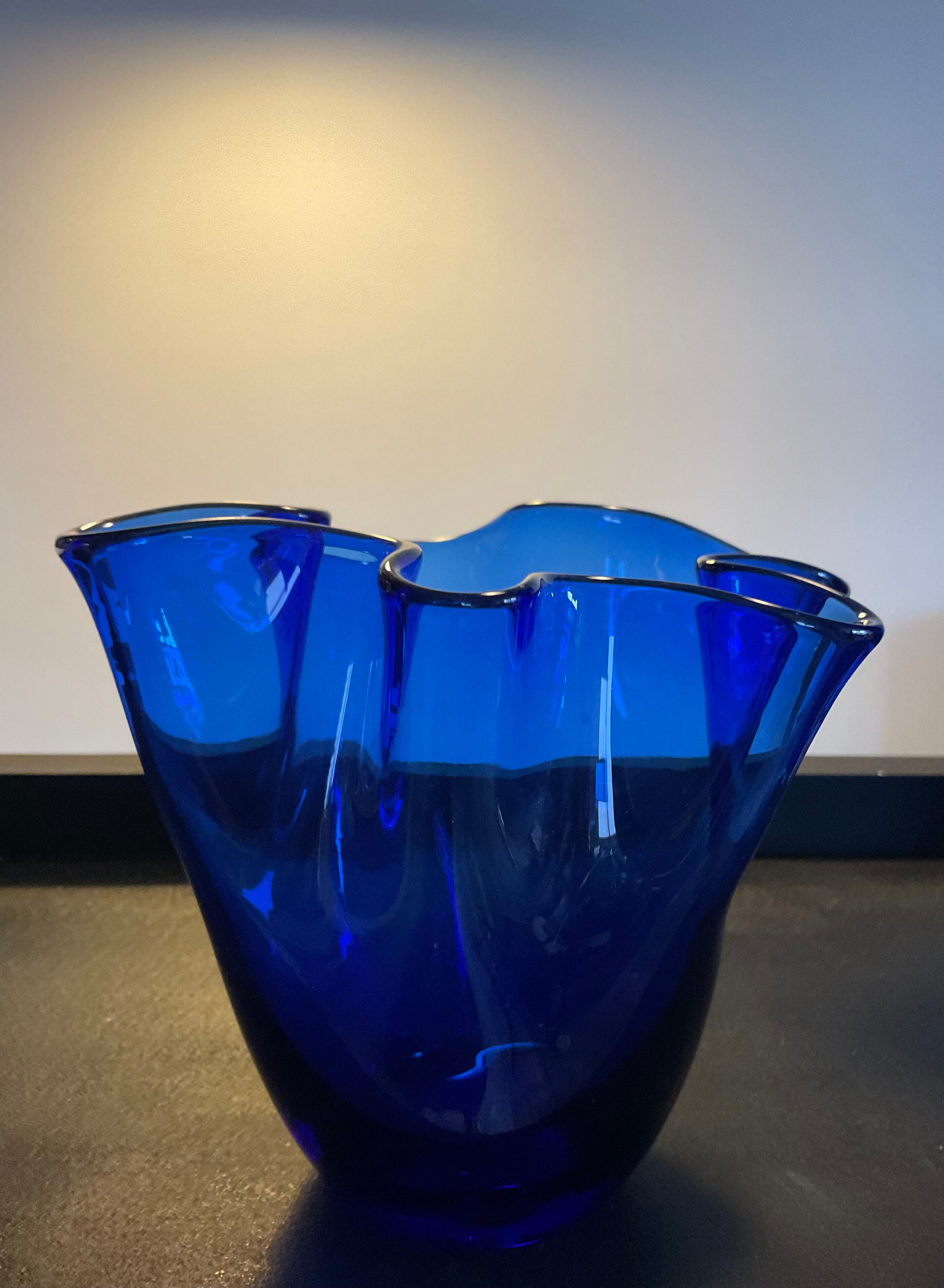 Duo of handkerchief vases in glass paste 70s-80s