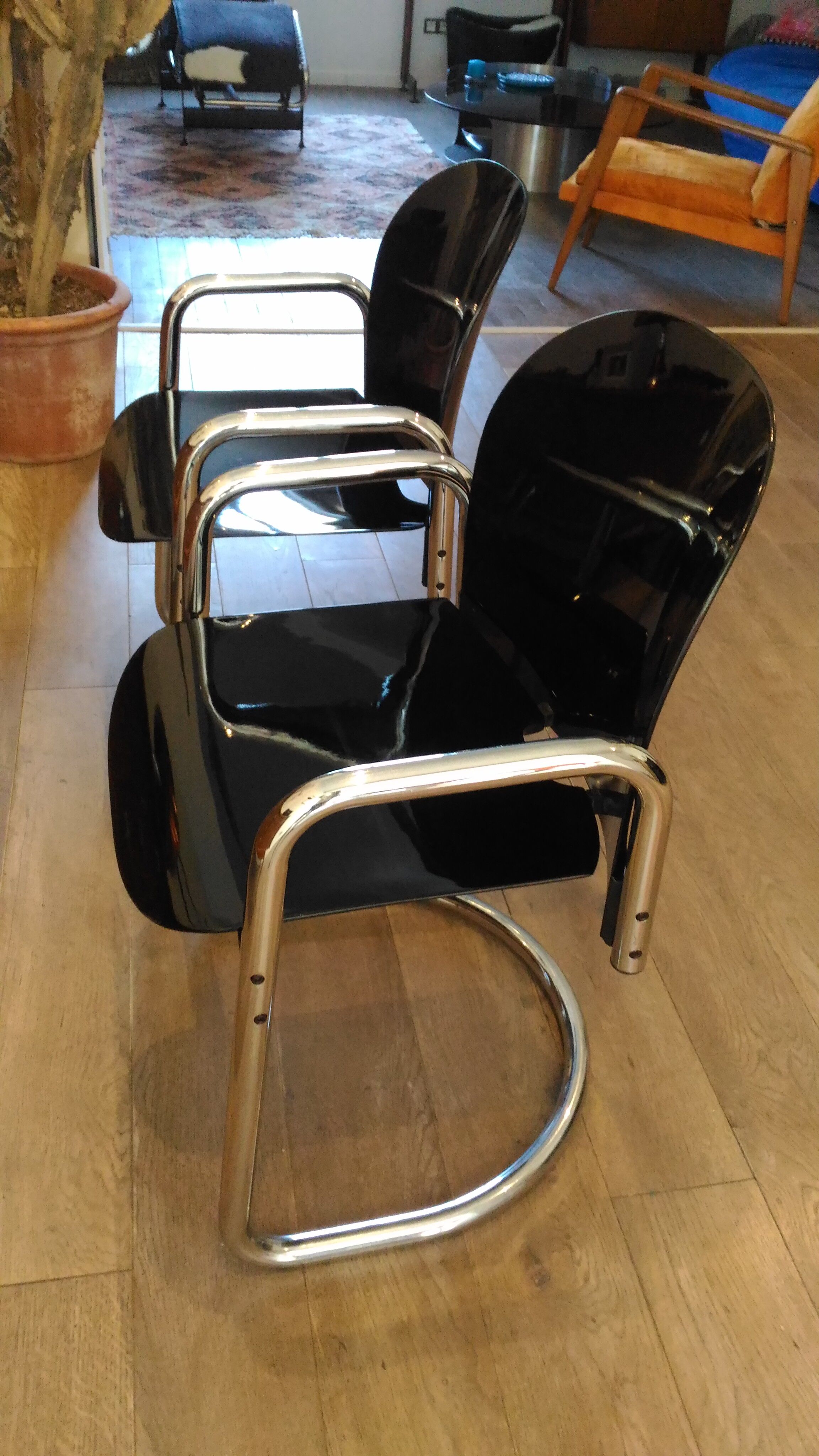 Pair of chairs "Dialogo" by Afra and Tobia Scarpa for BB ITALIA 1970