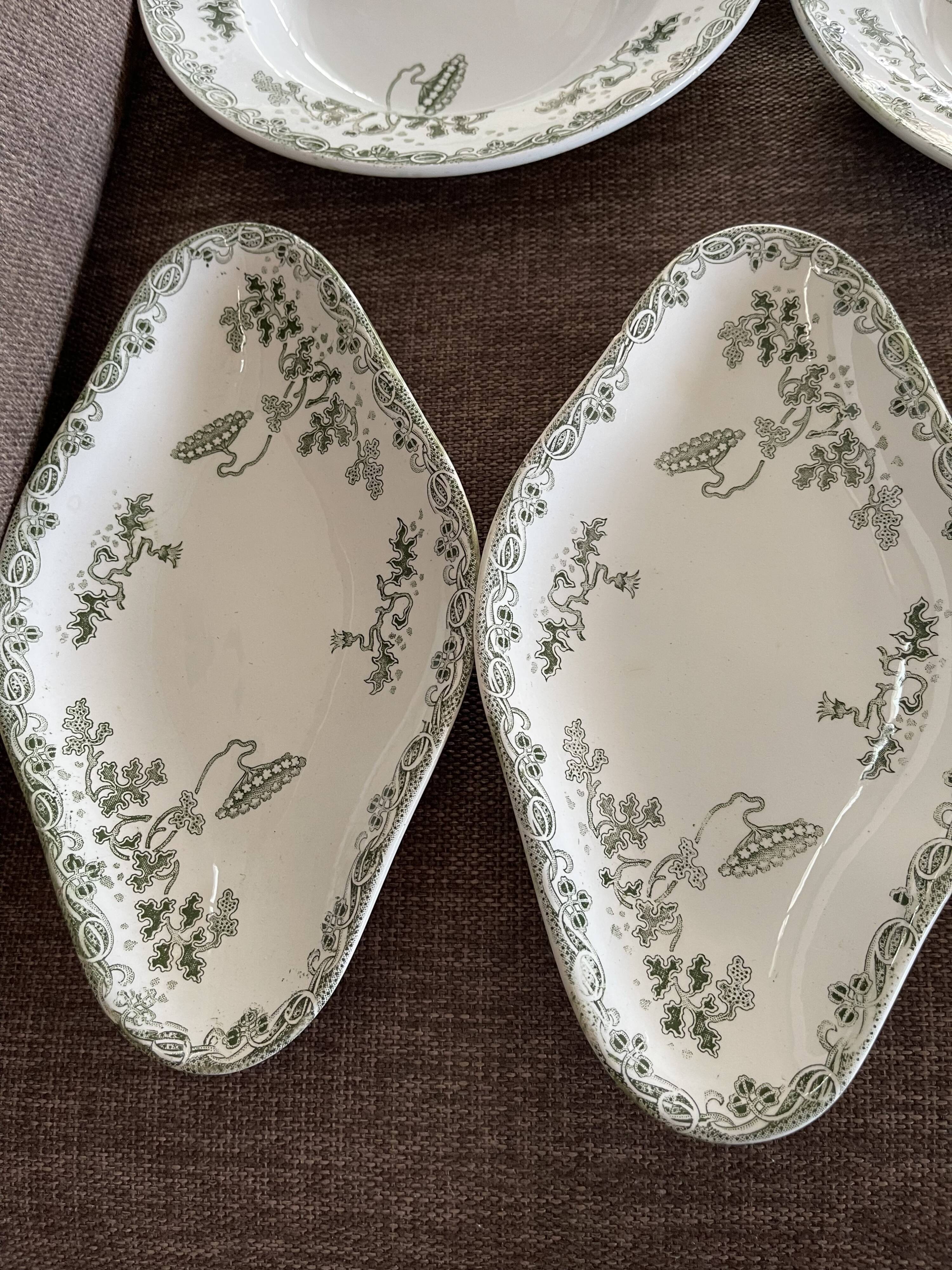 Plates and terra de fer raviers