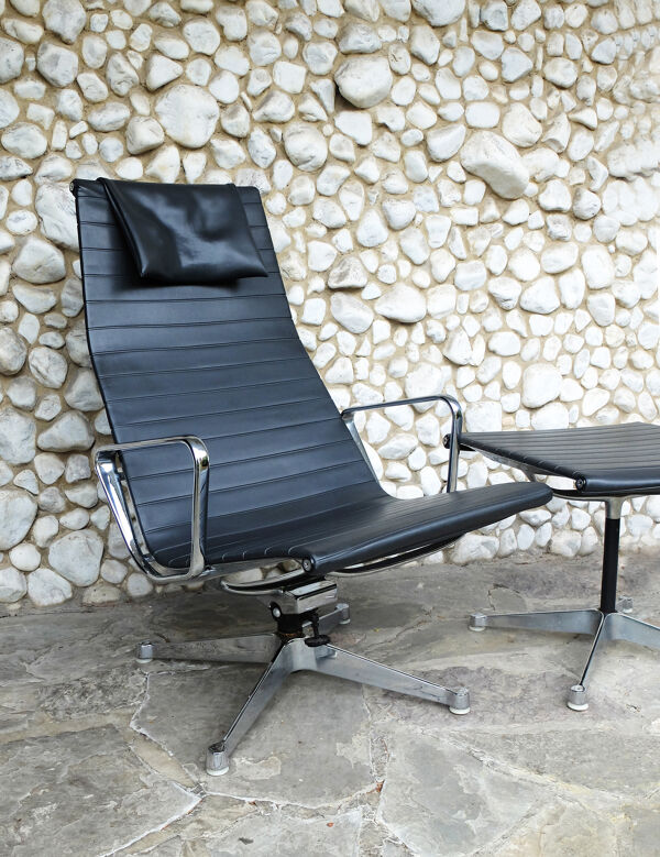Fauteuil Lounge Chair Ea124 & Ottoman Ea125 Par Charles & Ray Eames Pour Herman Miller 1960s