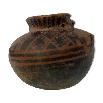 China pot from the Neolithic period Majiayao culture (-3300-2200 BC.C)