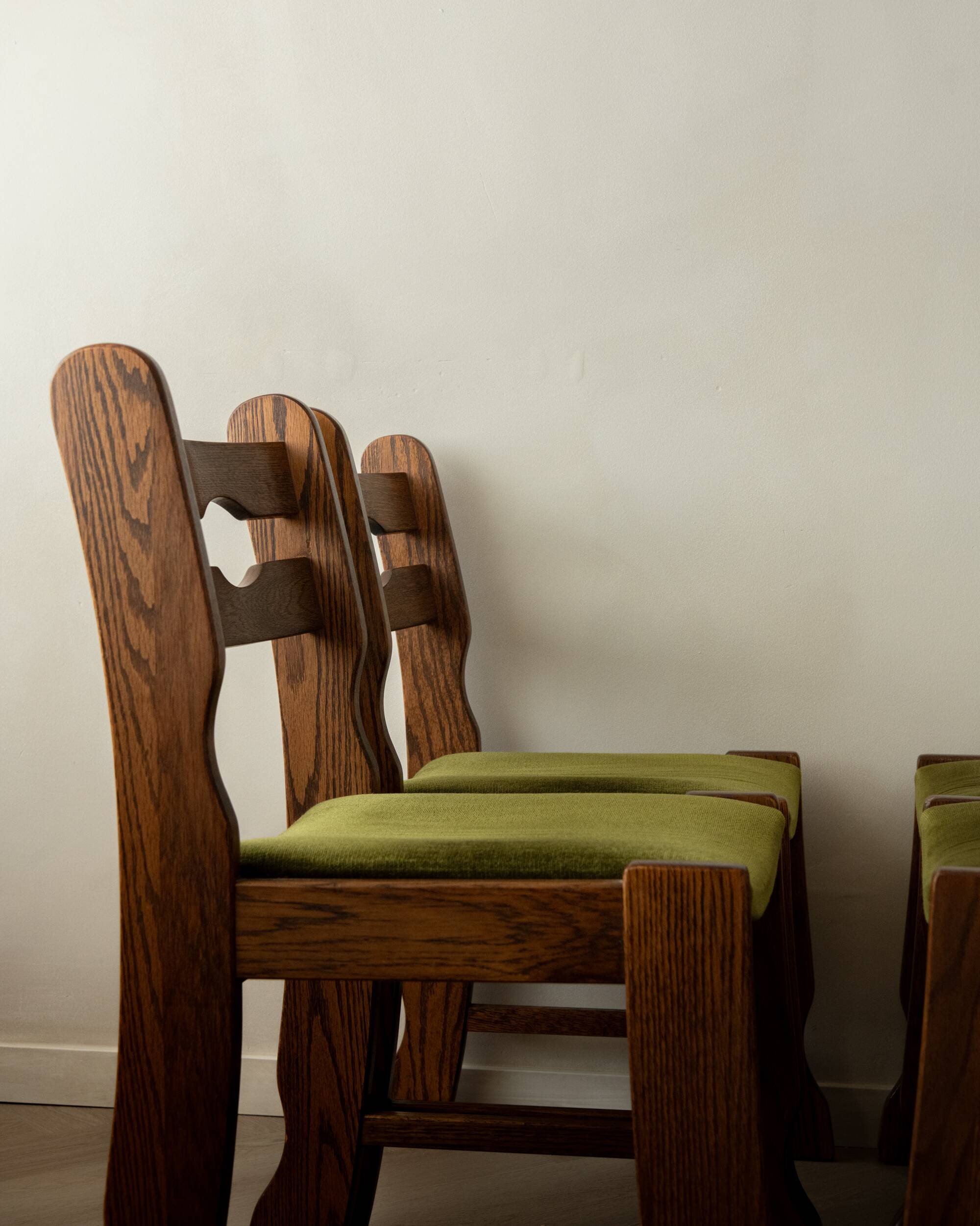 Brutalist Oak Razorback Dining Chairs with Green Velvet, 1970s, Set of 4