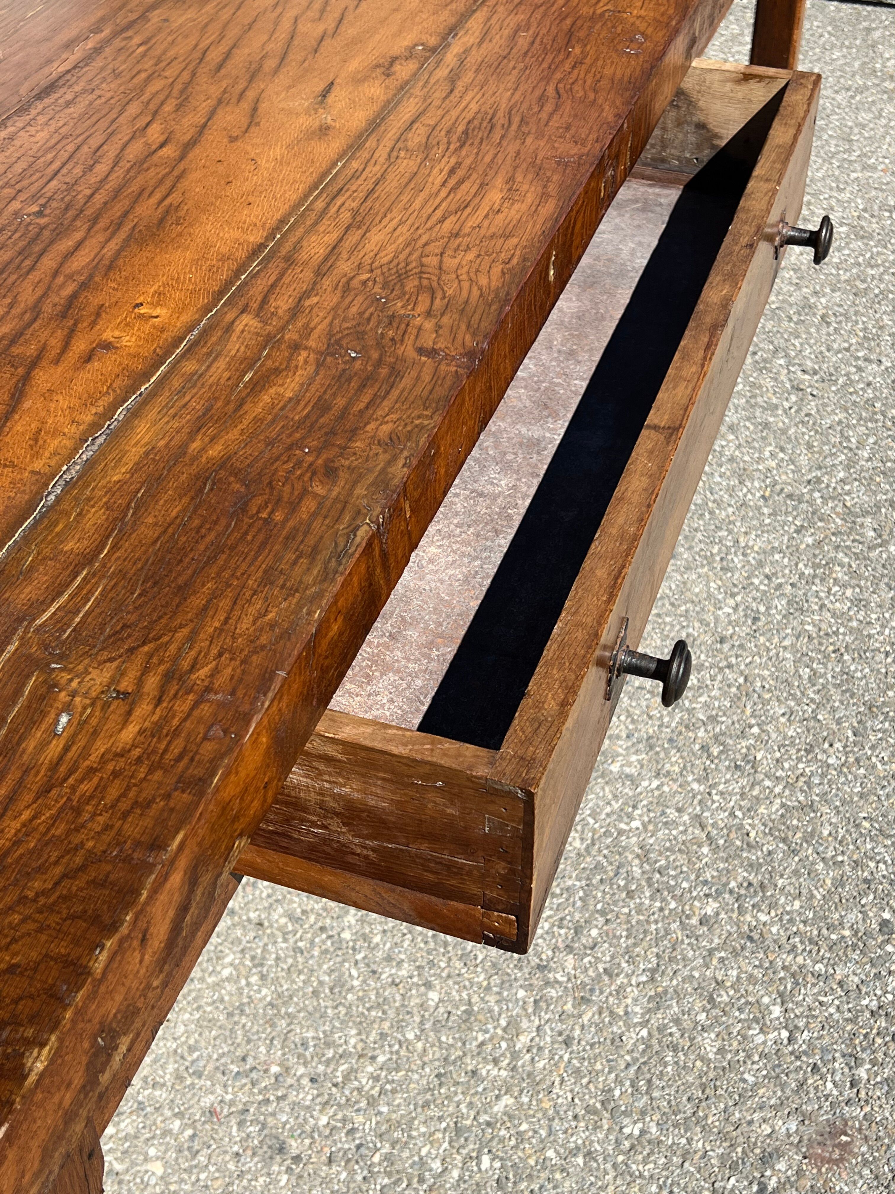 Farm table