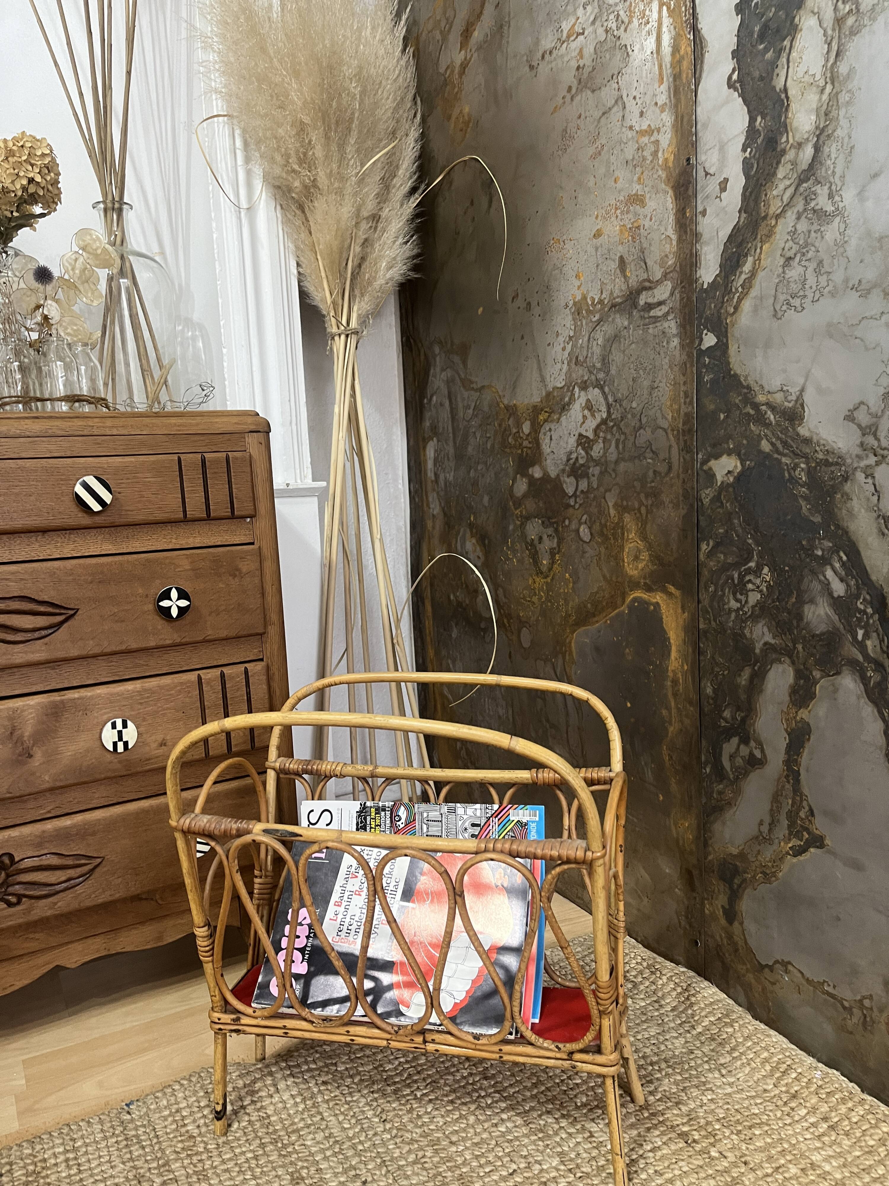 Wicker magazine holder