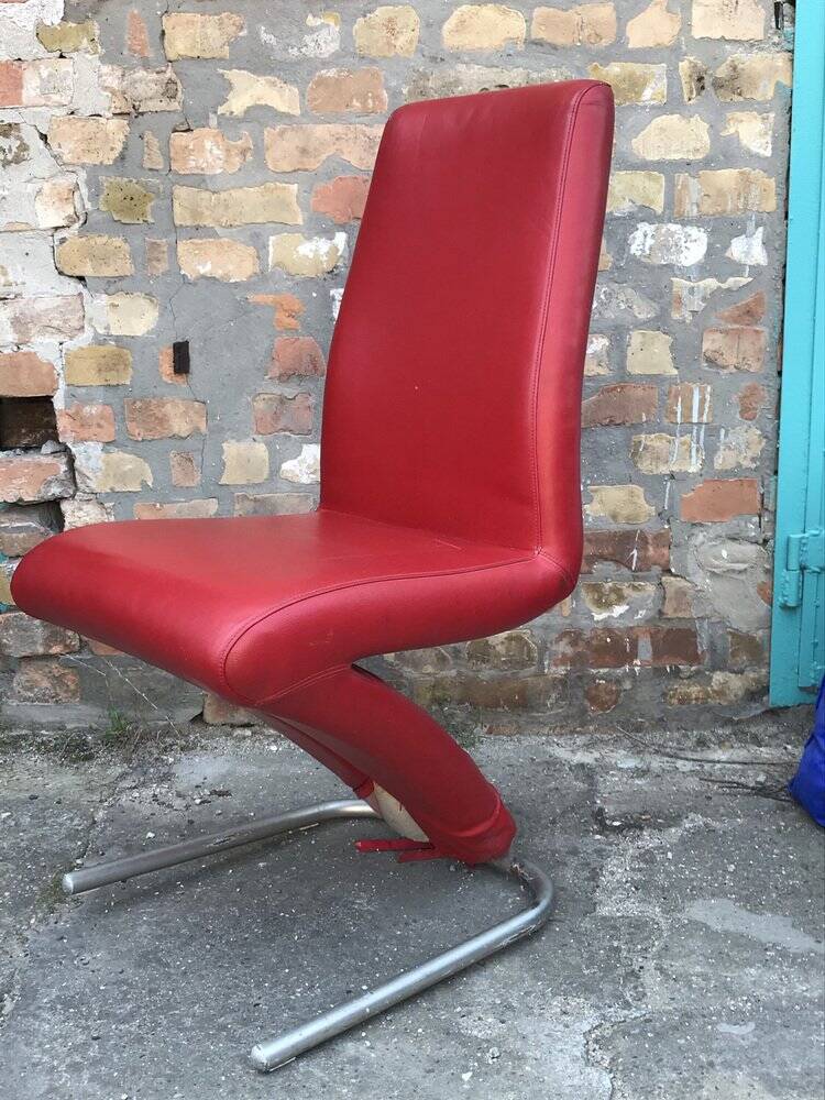 Purple cantilever armchair in tubular steel and upholstery fabric from the 1970s Mid-Century.