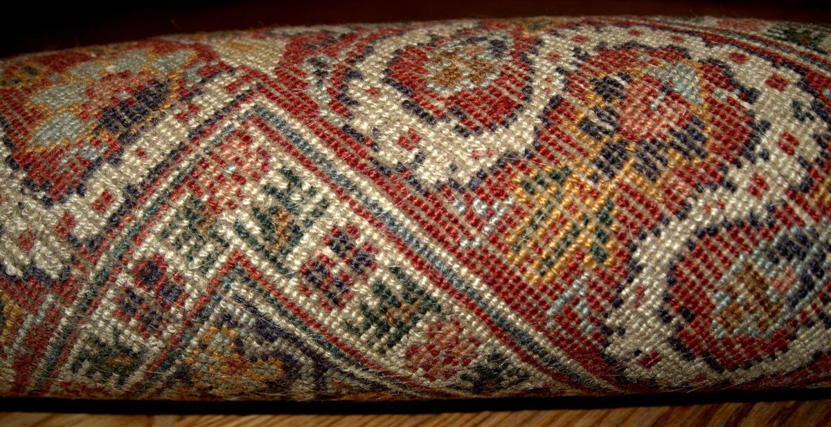 Handmade antique Persian Tabriz rug 128cm x 179cm 1920s - 1B154