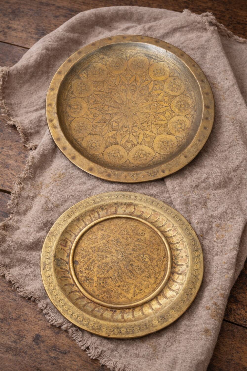 Set of 2 embossed brass trays