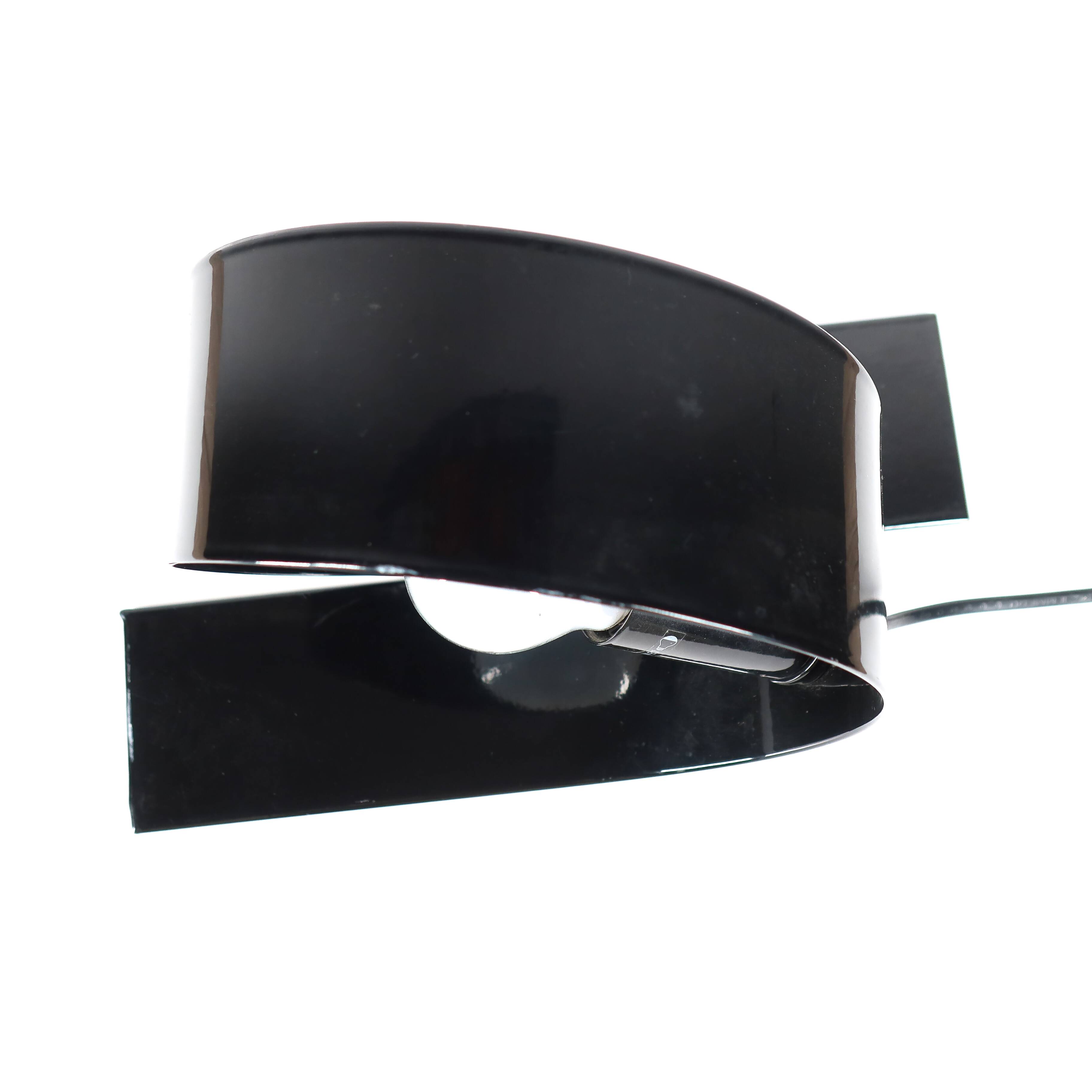 Massive Looping Table Lamp