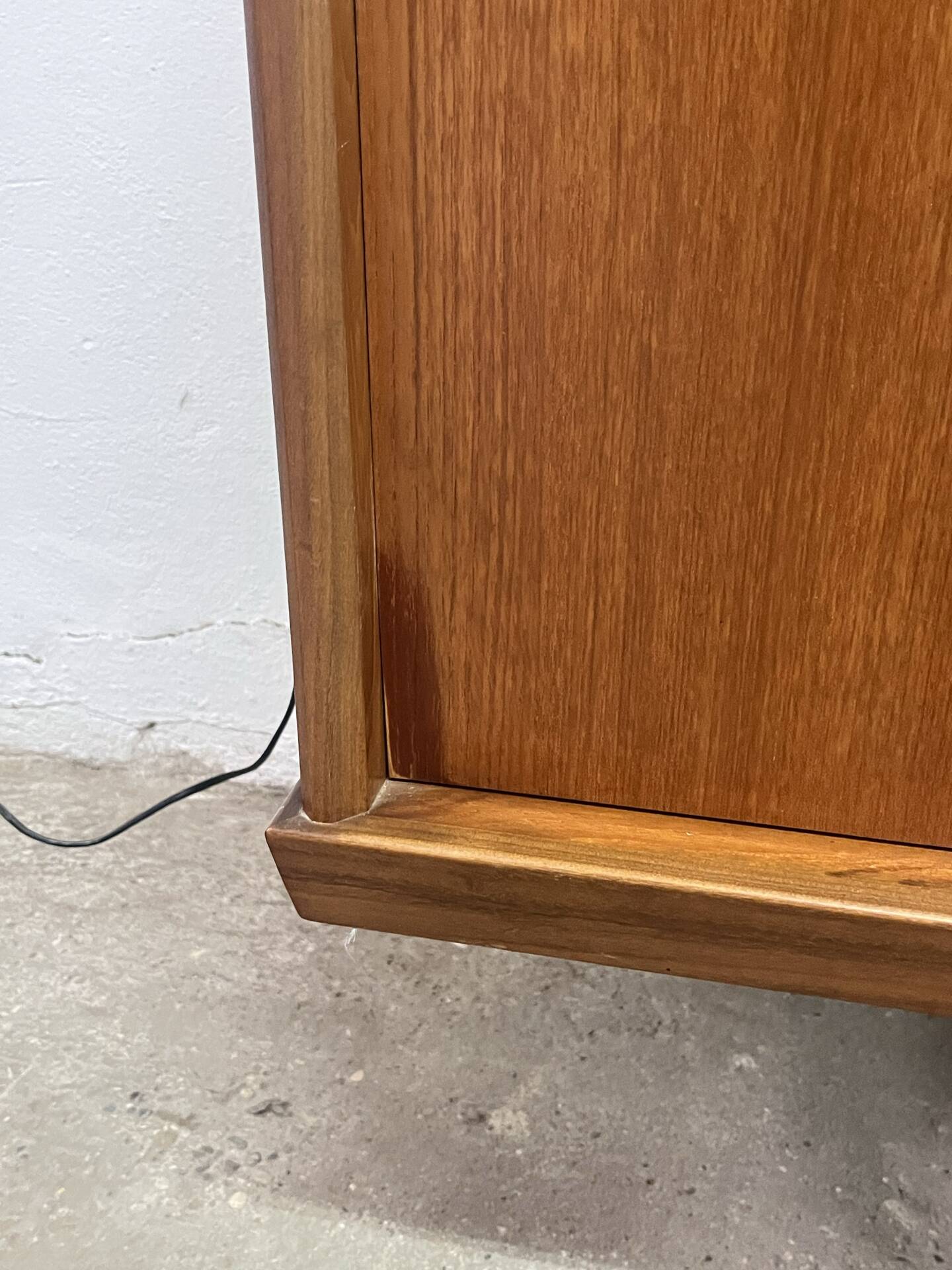 Teak enfilade