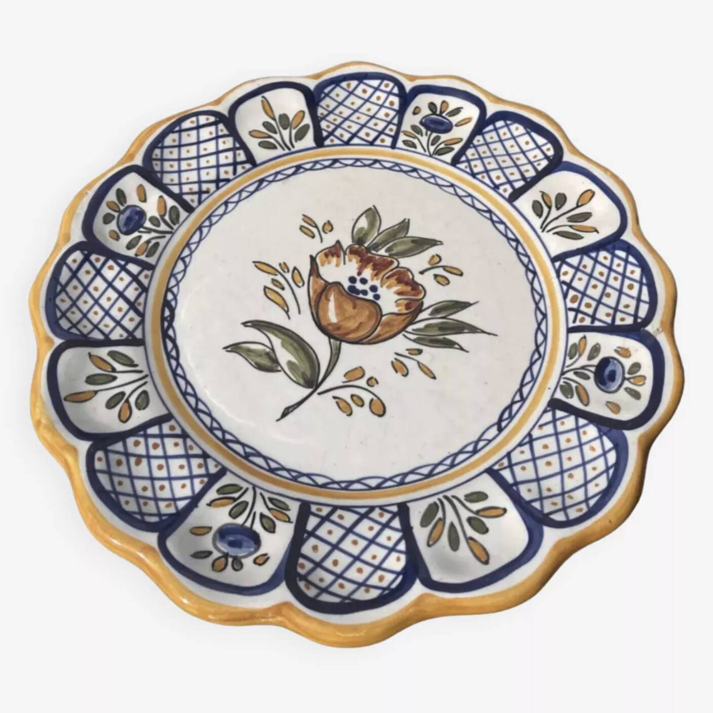 Decorative wall flower plate
