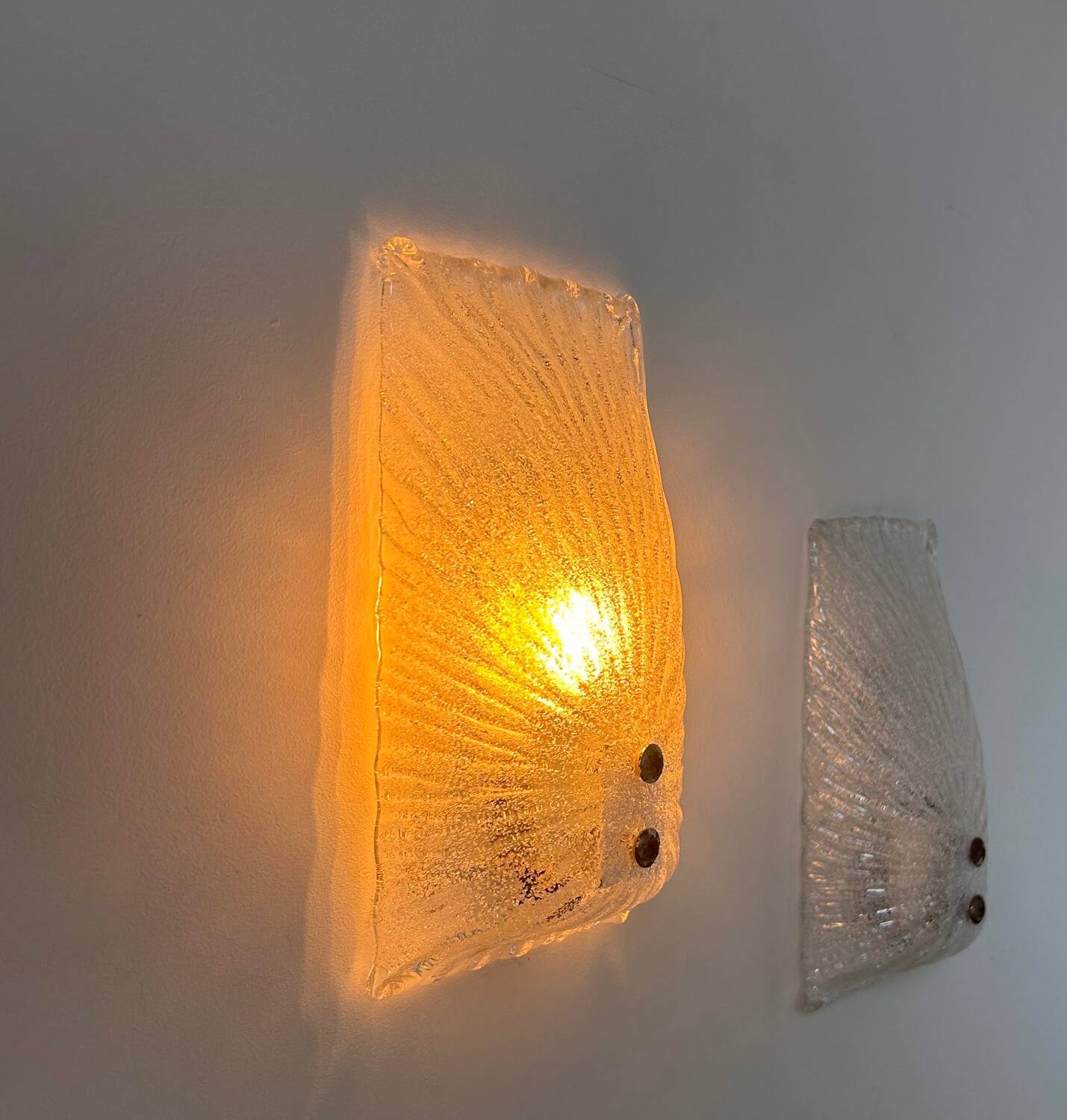 Pair of vintage wall lights, bubbled Murano glass, Italy 1970