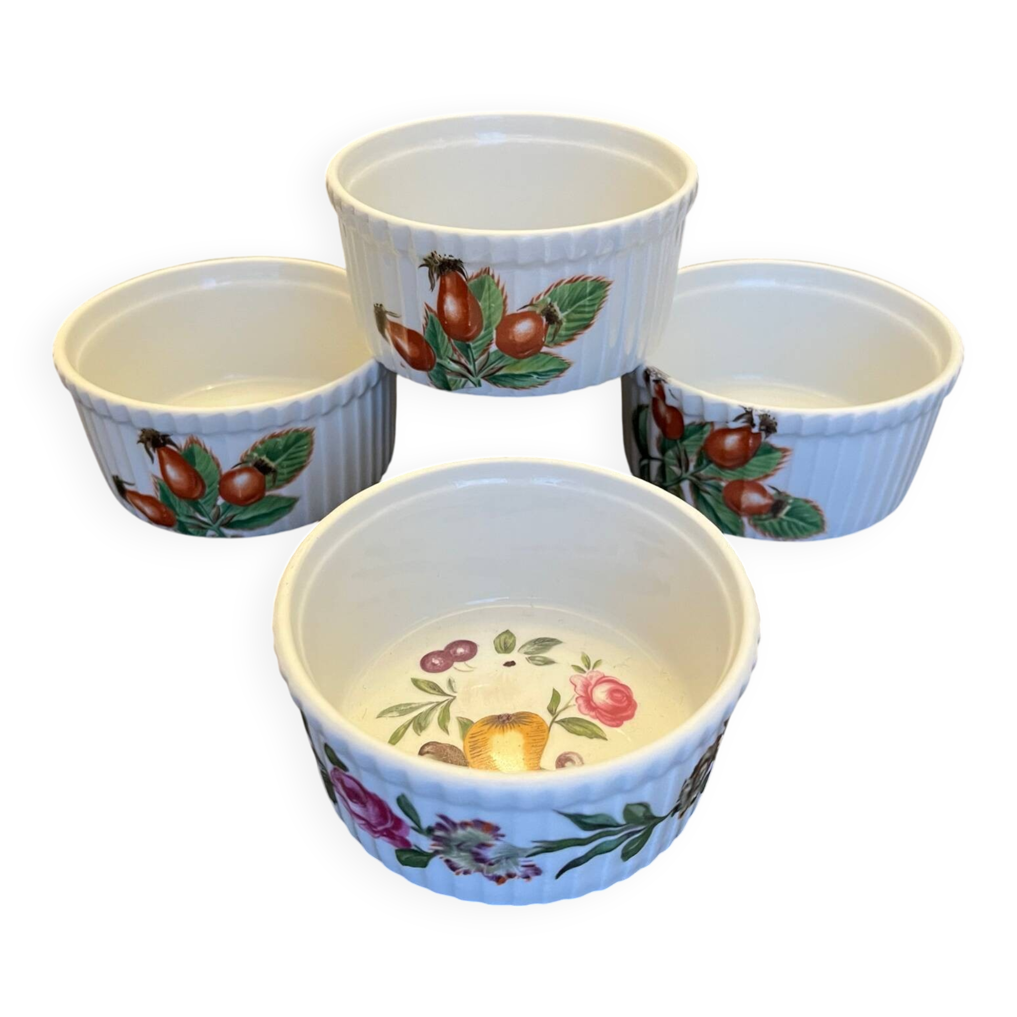 Set of 4 porcelain dishes from Paris