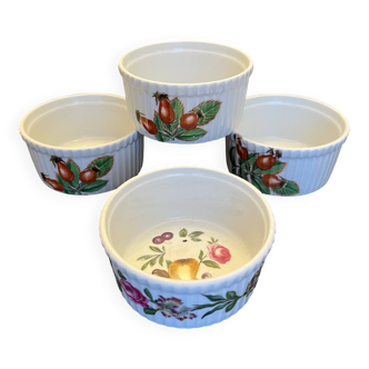 Set of 4 porcelain dishes from Paris