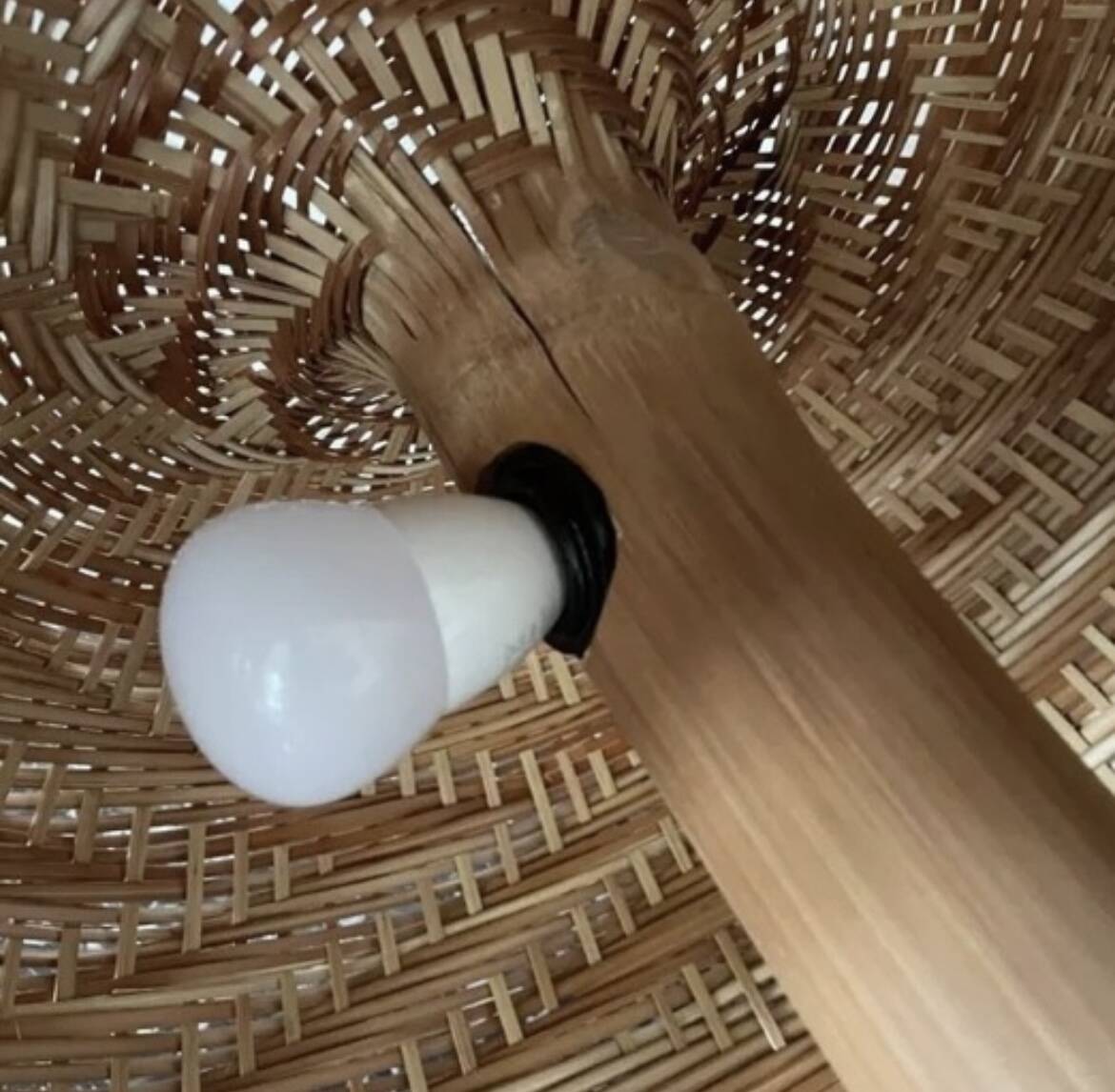 XXL mushroom lamp in woven rattan from the 70s