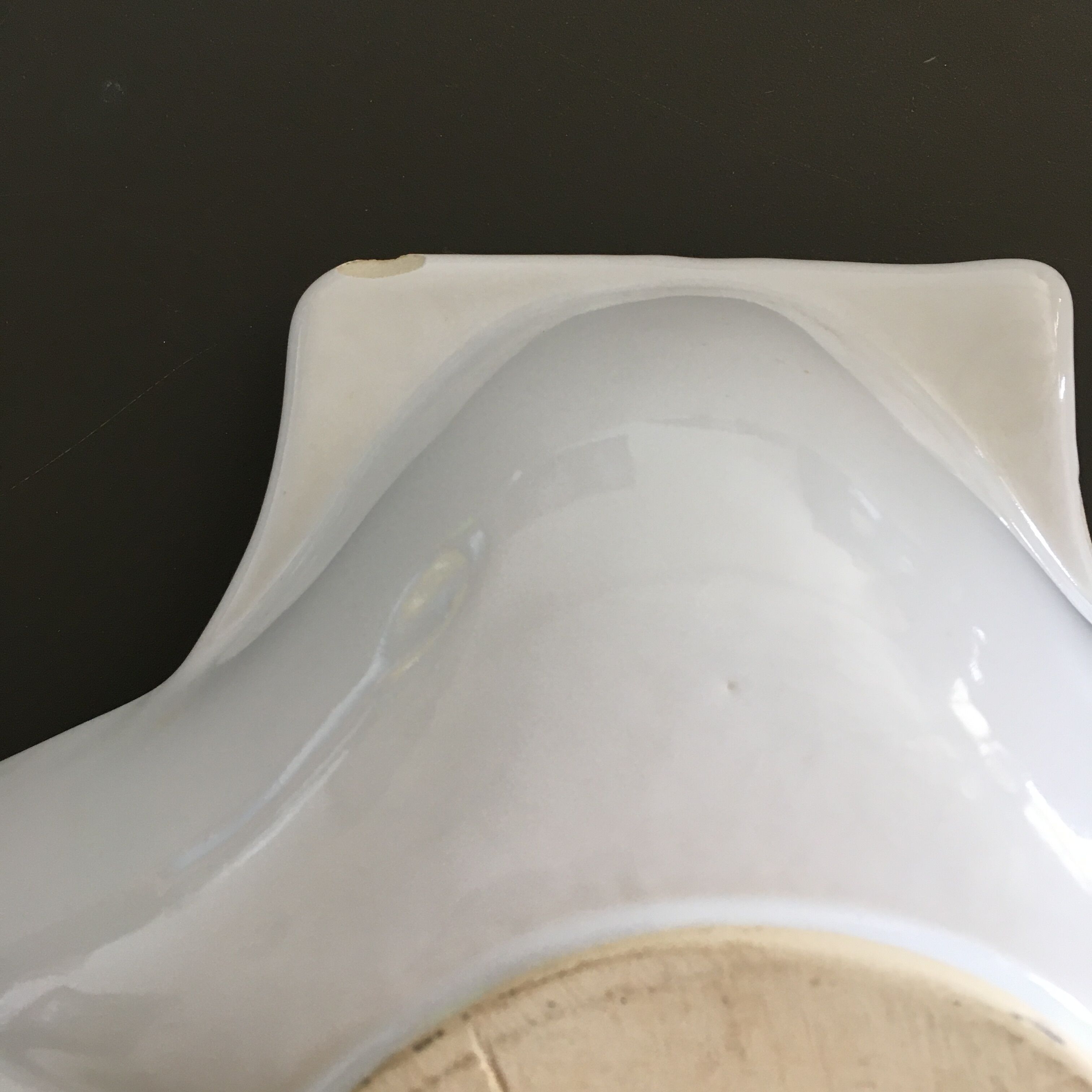 Empty pocket white shell