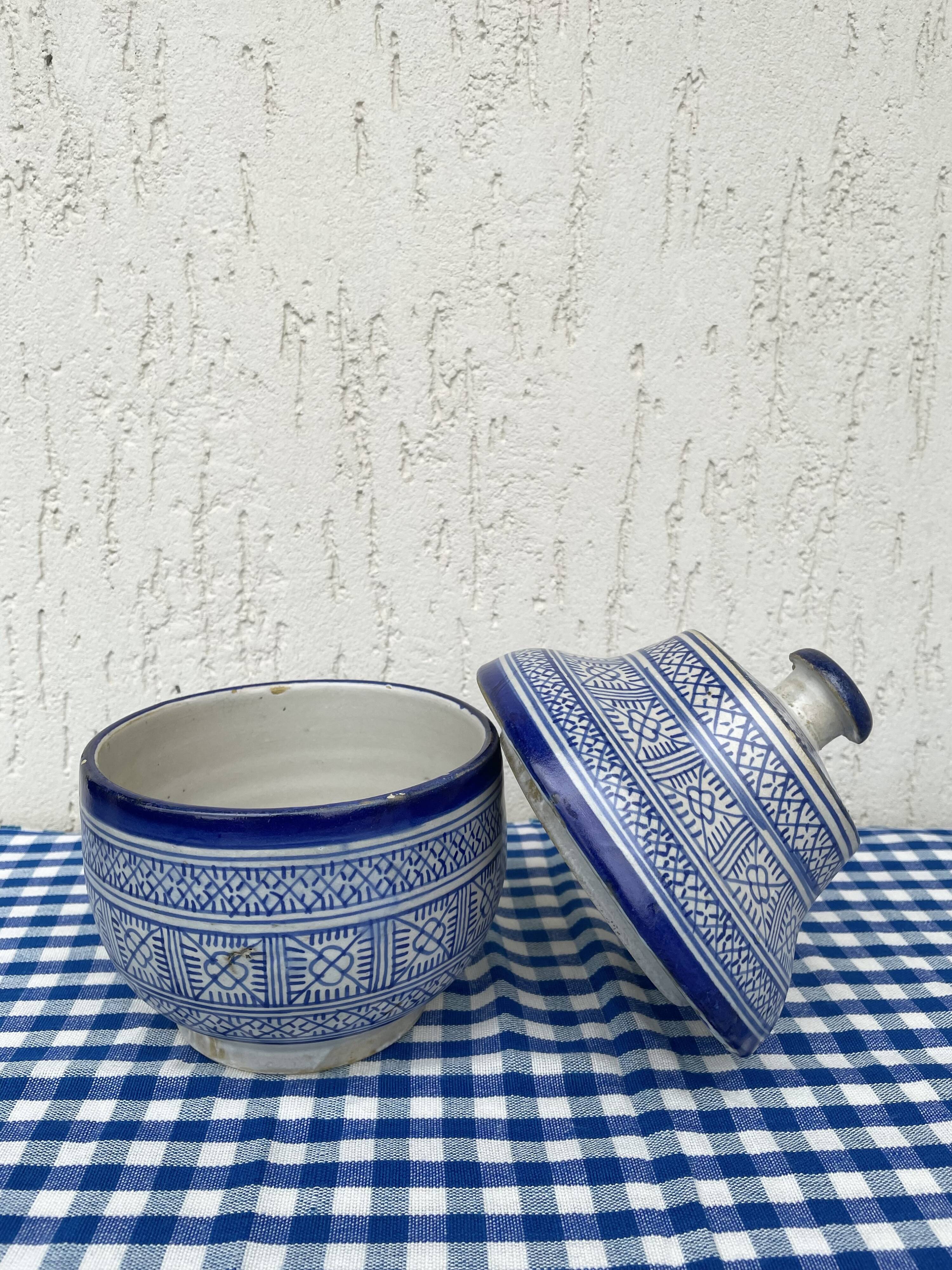 Antique covered butter pot "jobbana" from Morocco, Fes, signed Serghini.