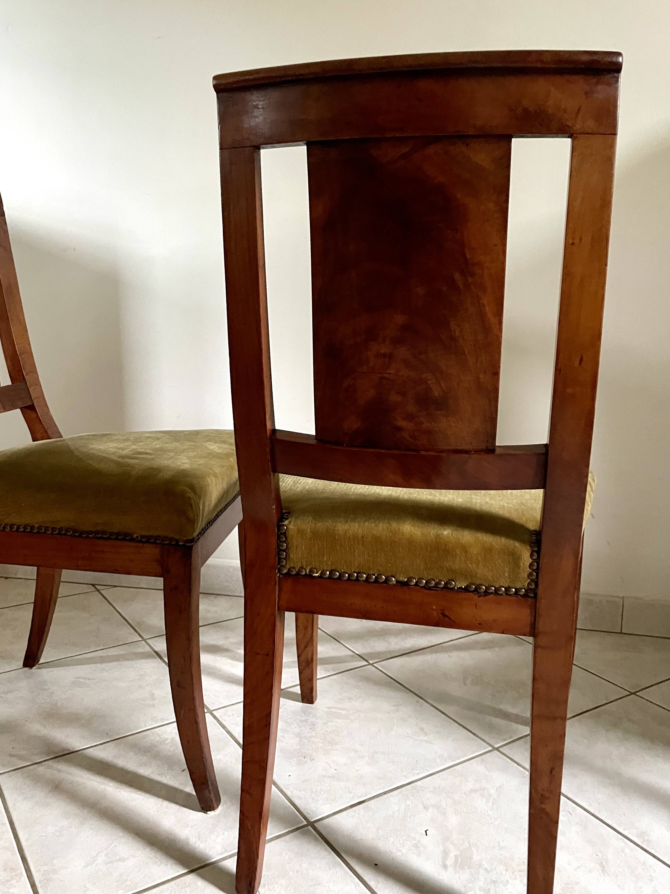 Pair of wooden chairs in green corduroy velvet in Directoire style.