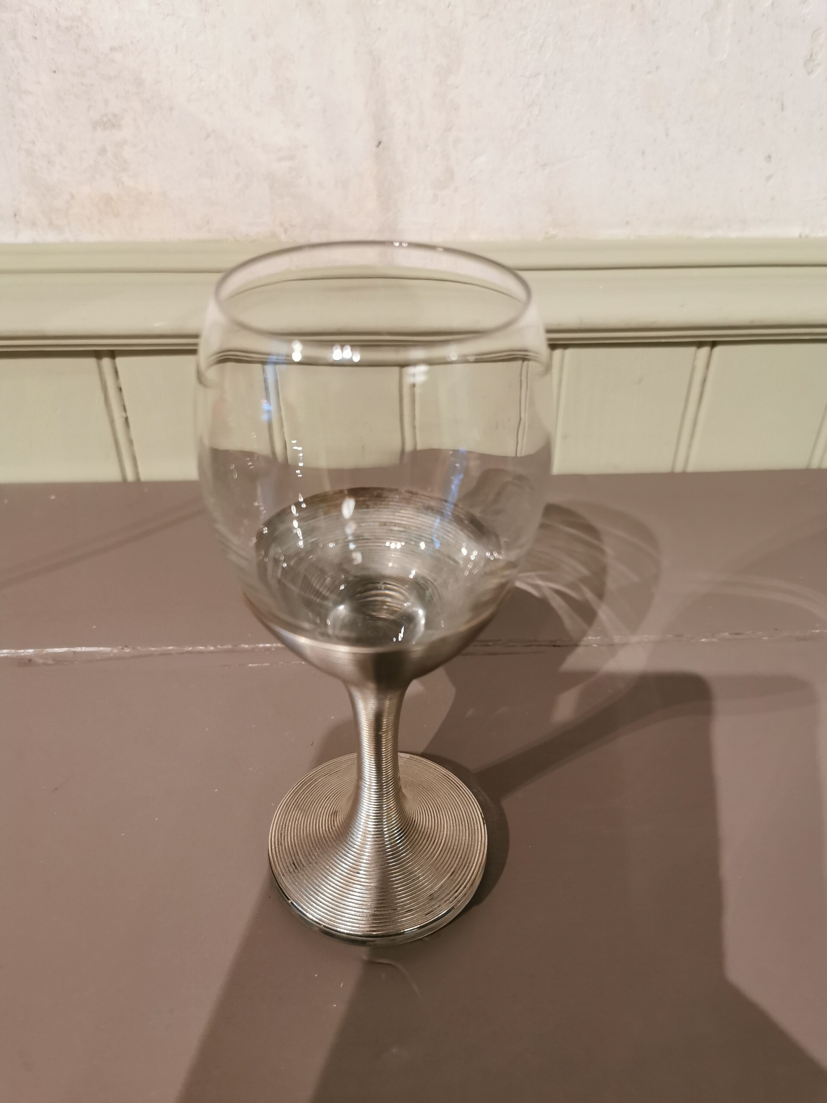 Suite de 7 verres à pied en Maillechort