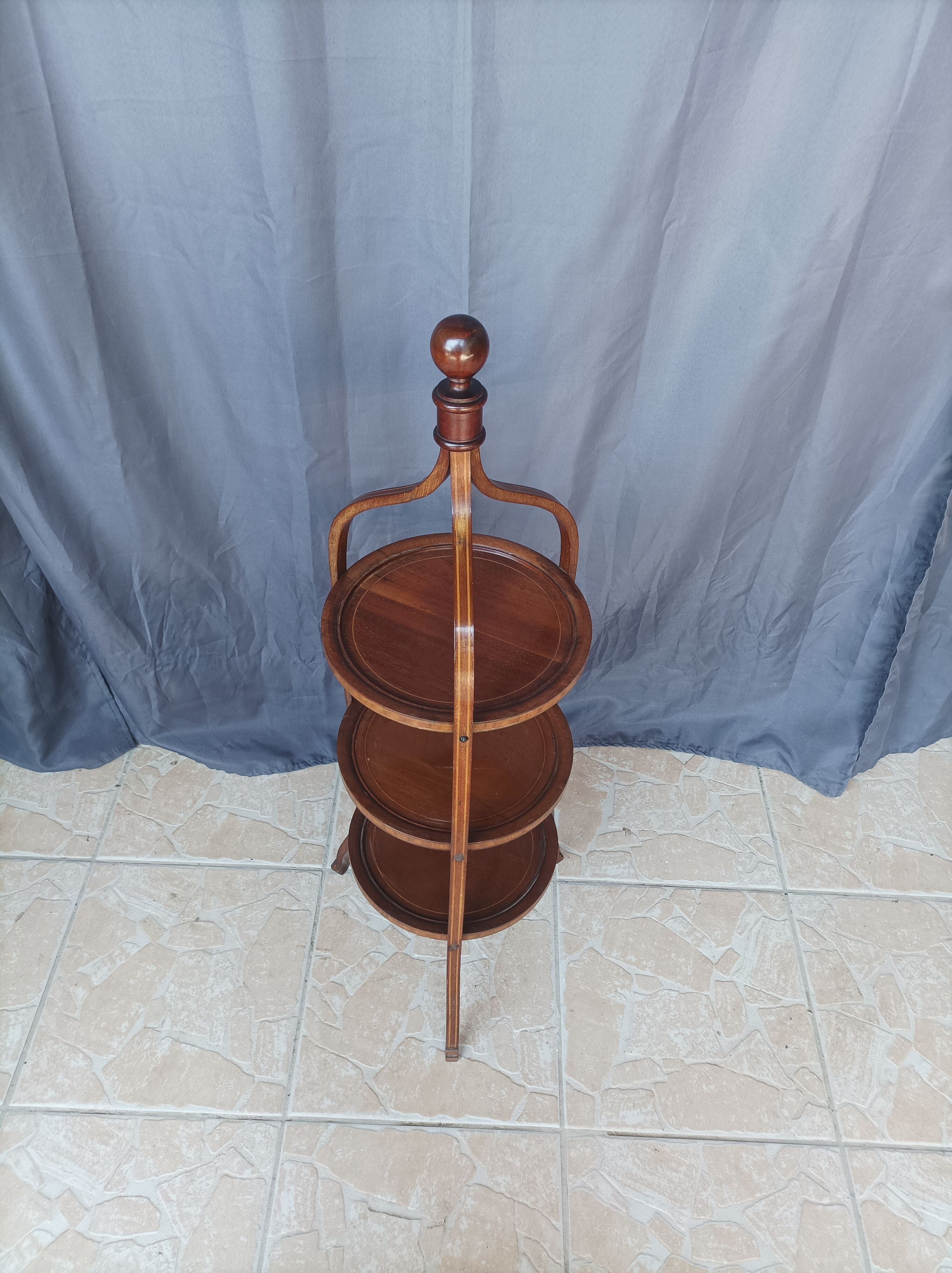 English pedestal table 3 mahogany trays