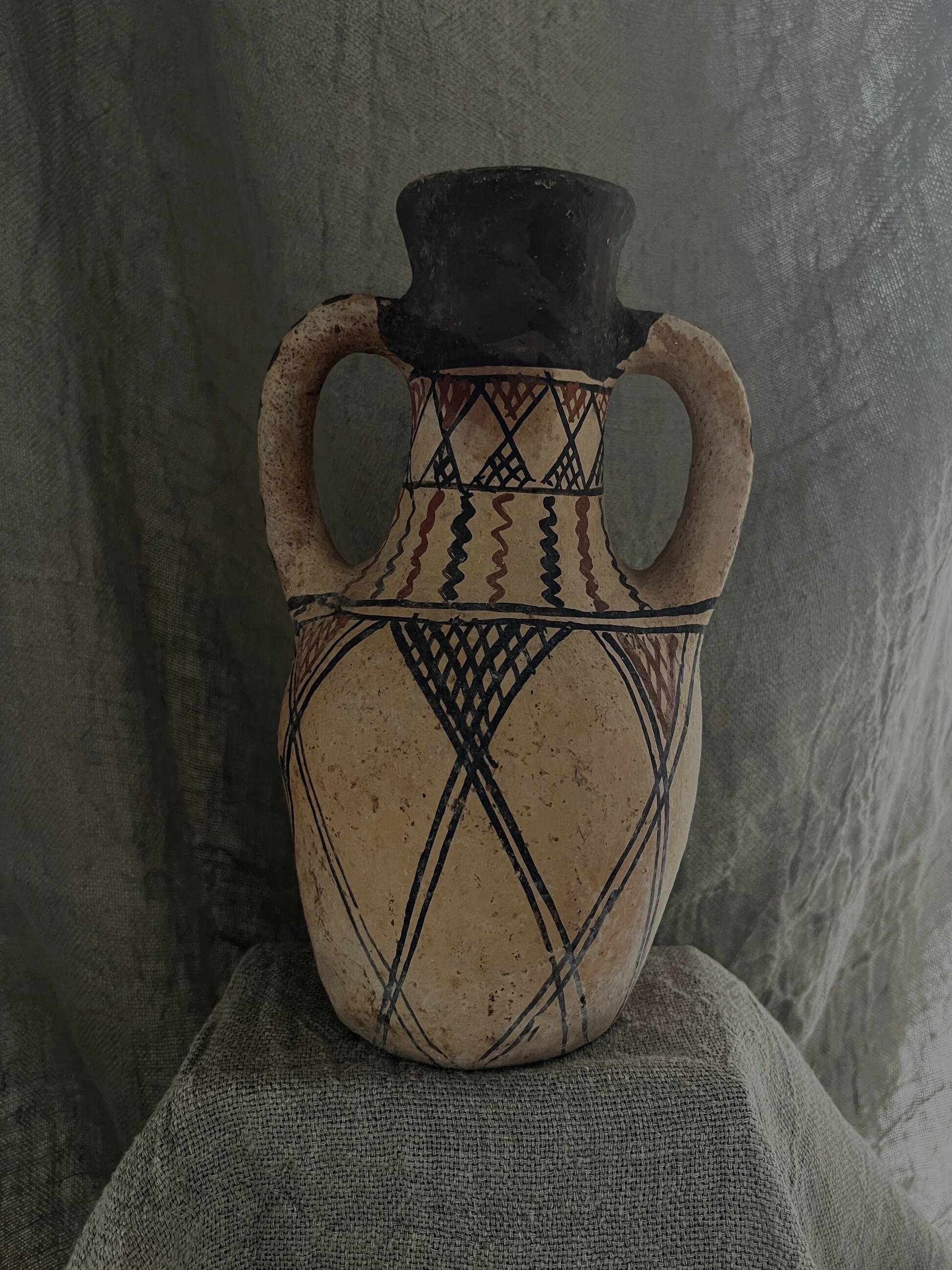 Old water jar 27cm