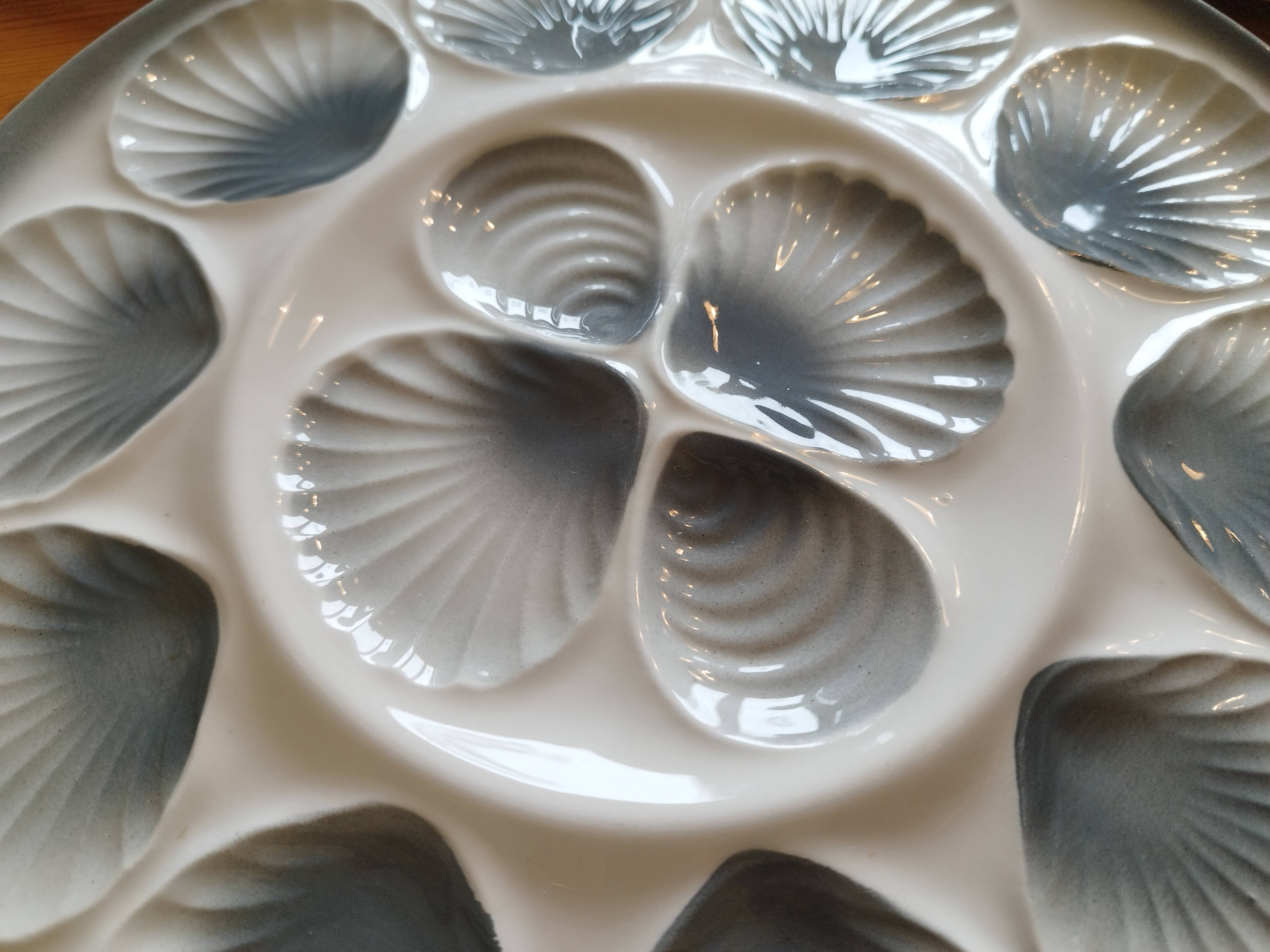 Set of 6 oyster plates and dish